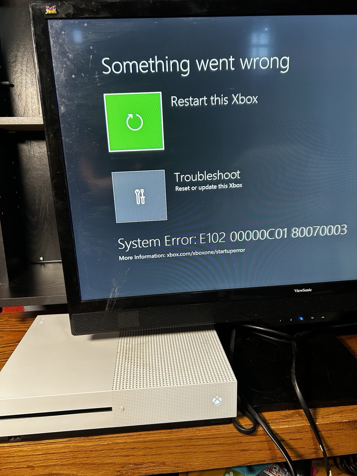 Xbox One S Console White – Error E102 – For Parts/Repair – Powers On