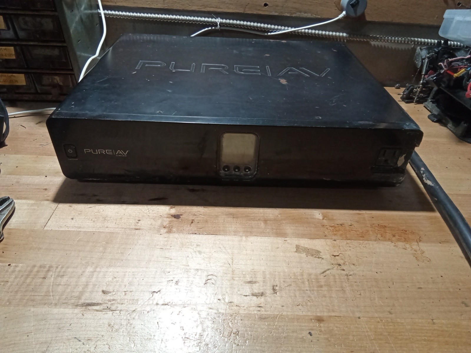 BELKIN PURE AV AP41300-12 Home Theater Power Console Tested Working