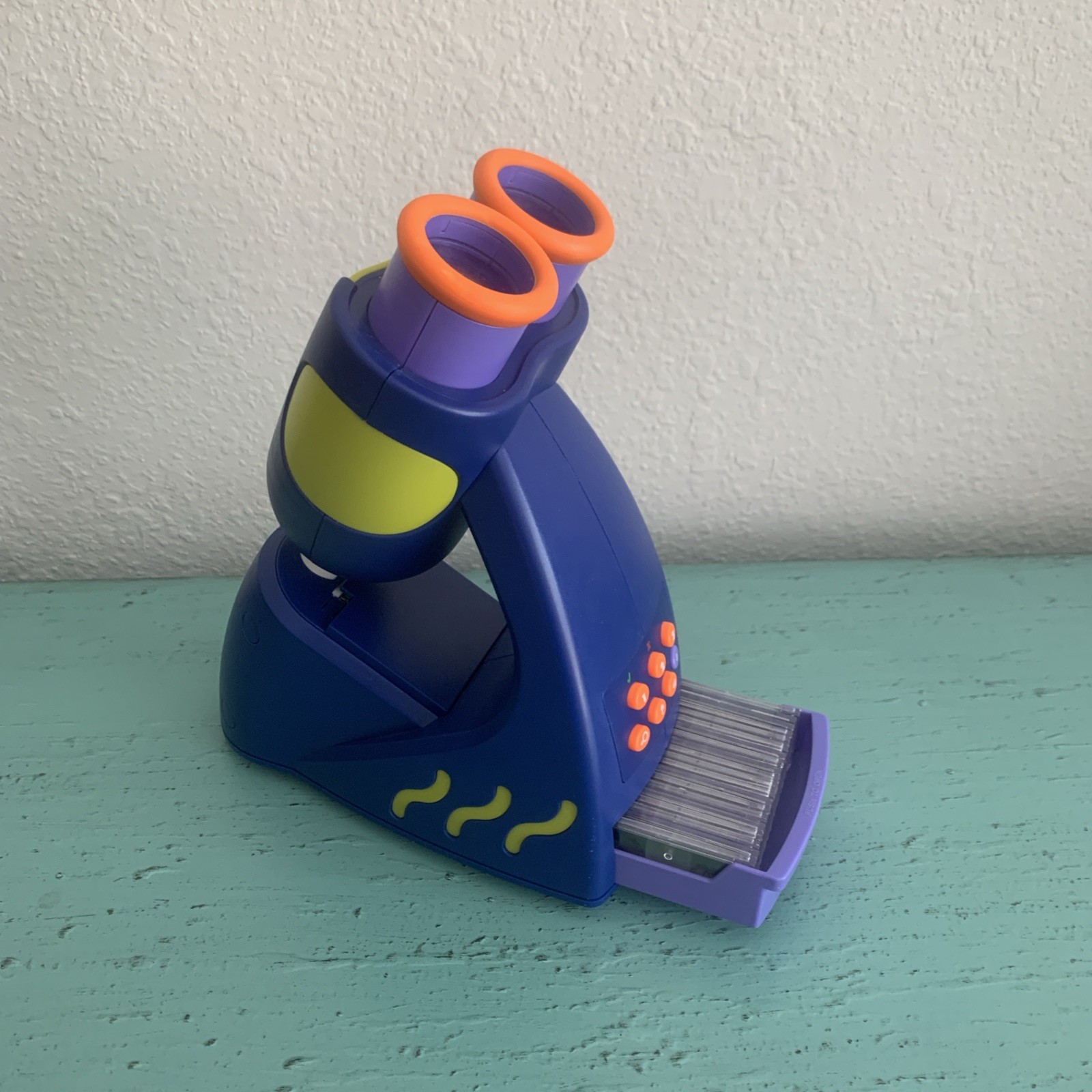 Educational Insights GeoSafari Jr. Talking Microscope and 20 specimen slides