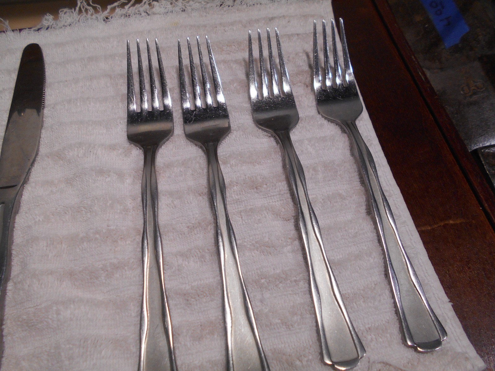4 Oneida PANORAMA Pattern Stainless Dinner Forks Frosted Glossy 8692
