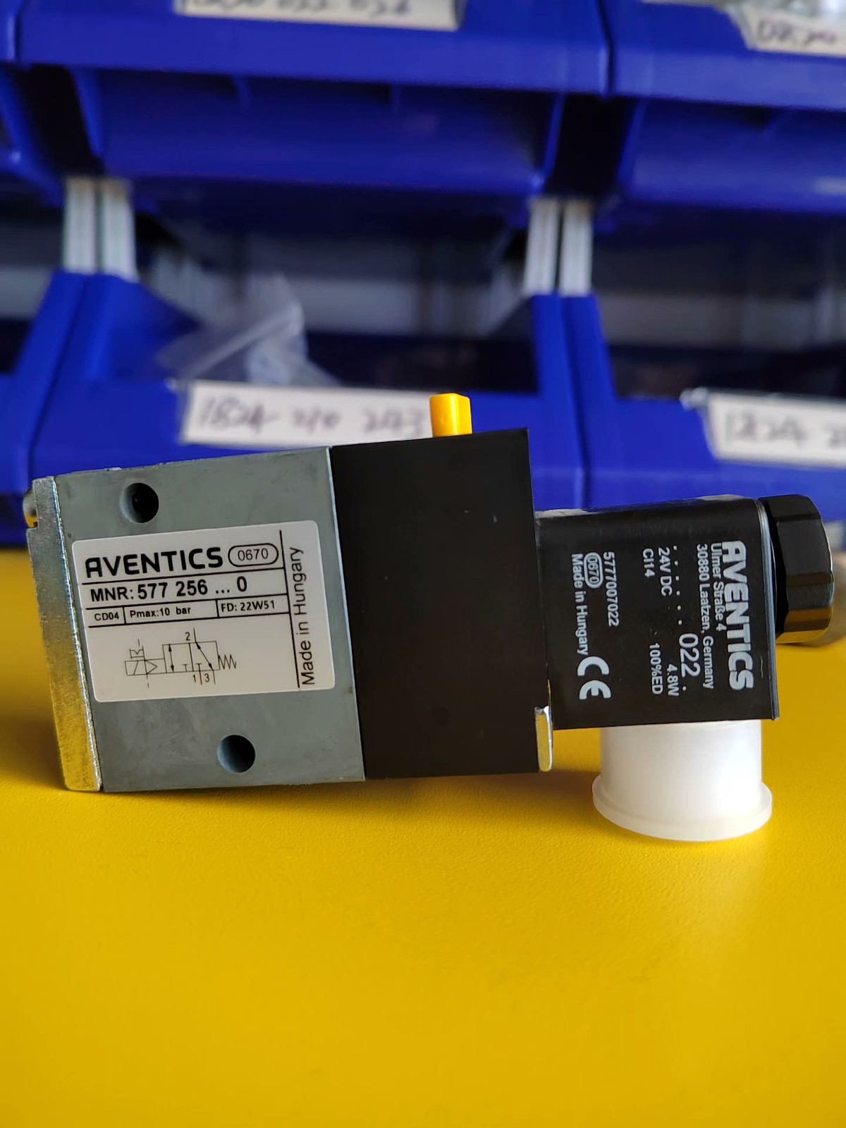 1PCS NEW 5772560220 Directional valve