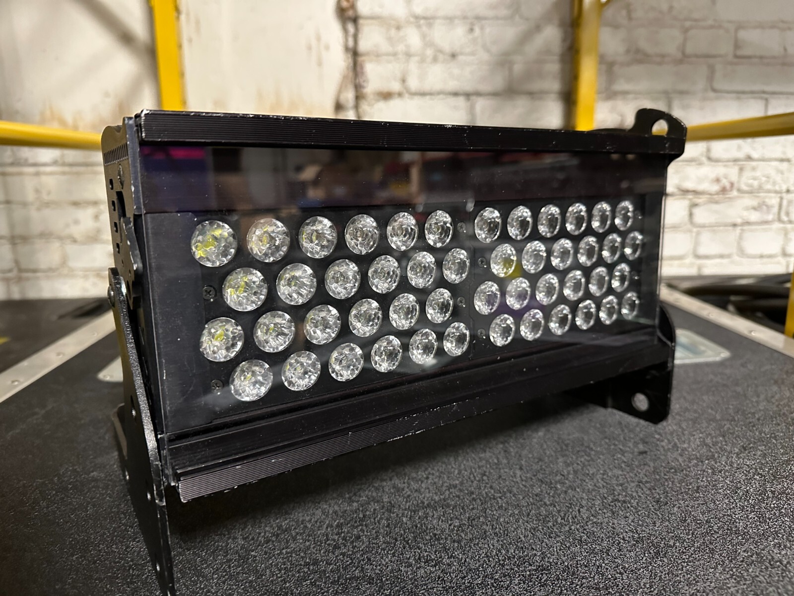 Chroma Q STUDIO FORCE D12 6100K