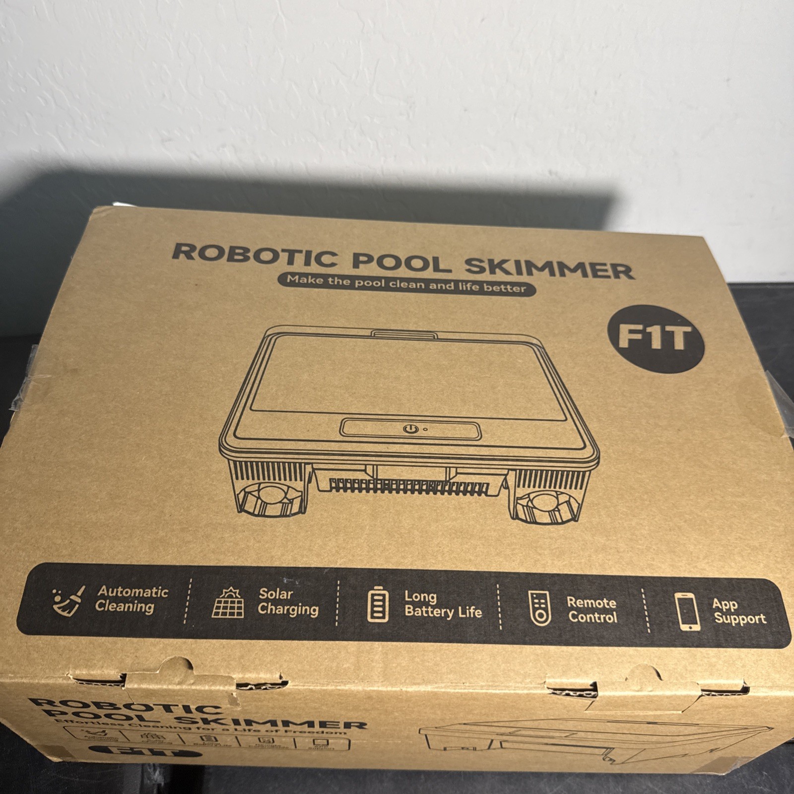 F1T Powered Robotic Pool Skimmer Surface Cleaner Pre Owned