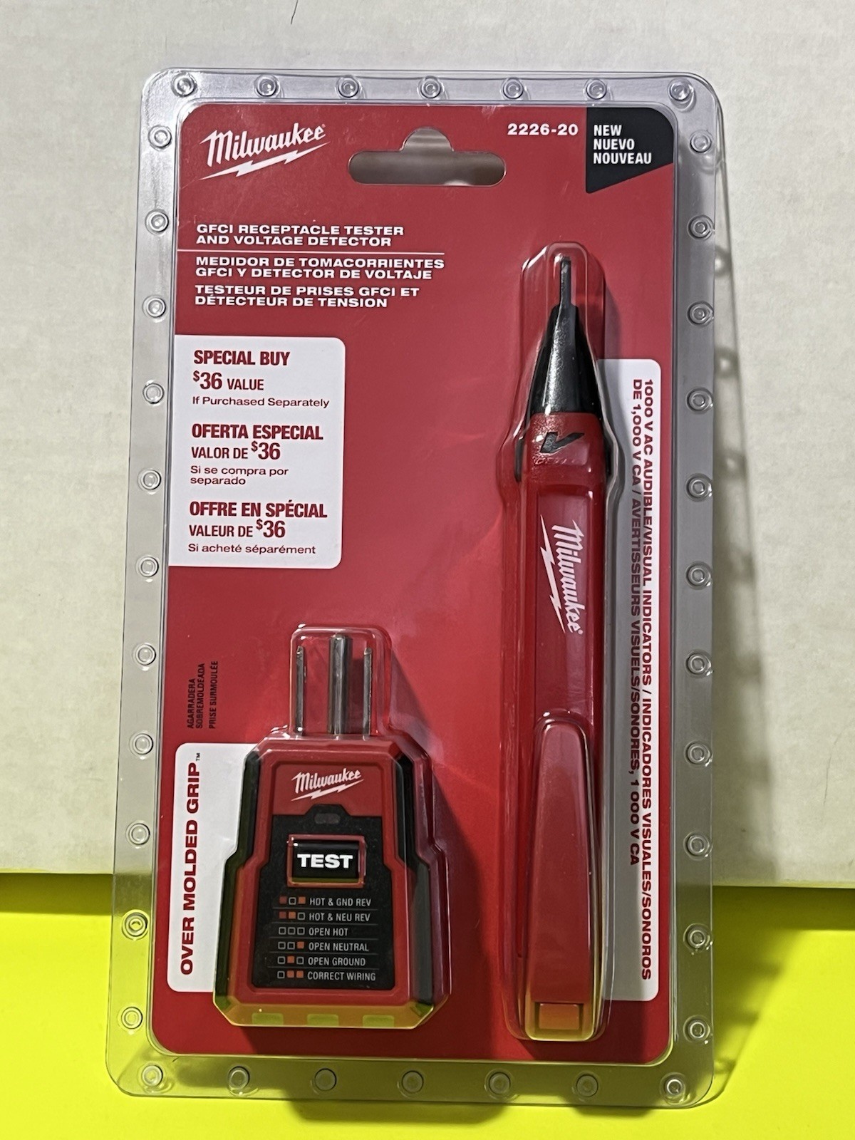 MILWAUKEE 2226-20 GFCI RECEPTACLE TESTER & VOLTAGE DETECTOR W/ BATTERIES NEW