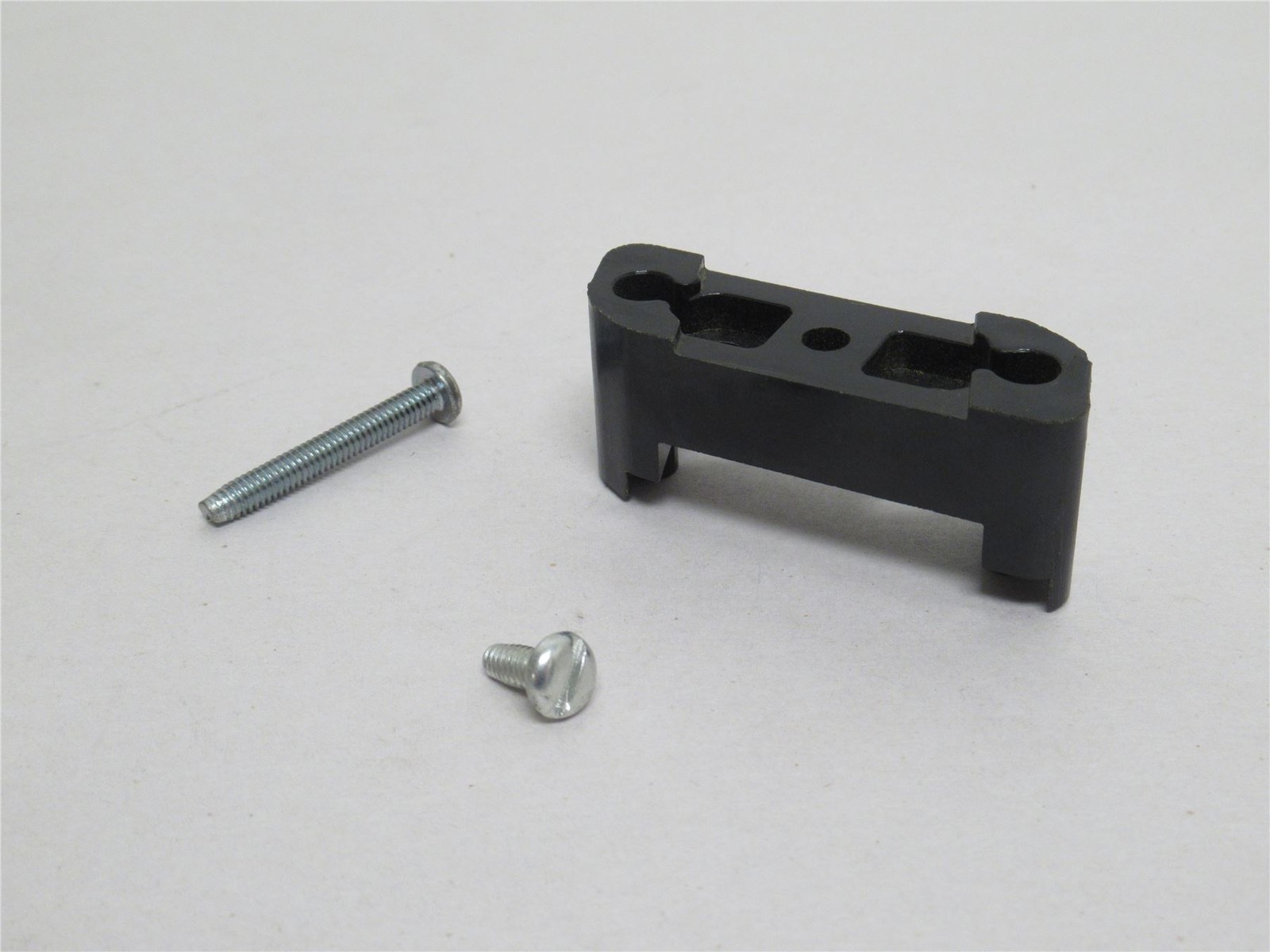240379 New-No Box; Eaton 10250TA22 Base Mounting Spacer; 1-Deep