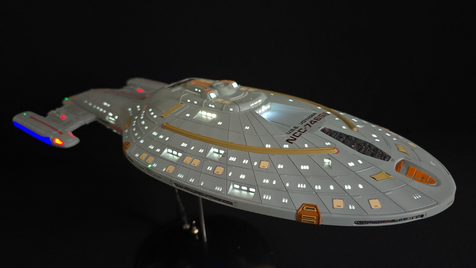 LED Lighting kit ONLY - for Star Trek  1/670 USS Voyager, flash circuit opt.