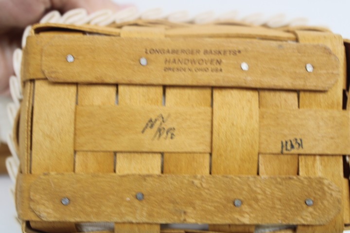 Vtg Longaberger 1997 Mini Hanging Basket
