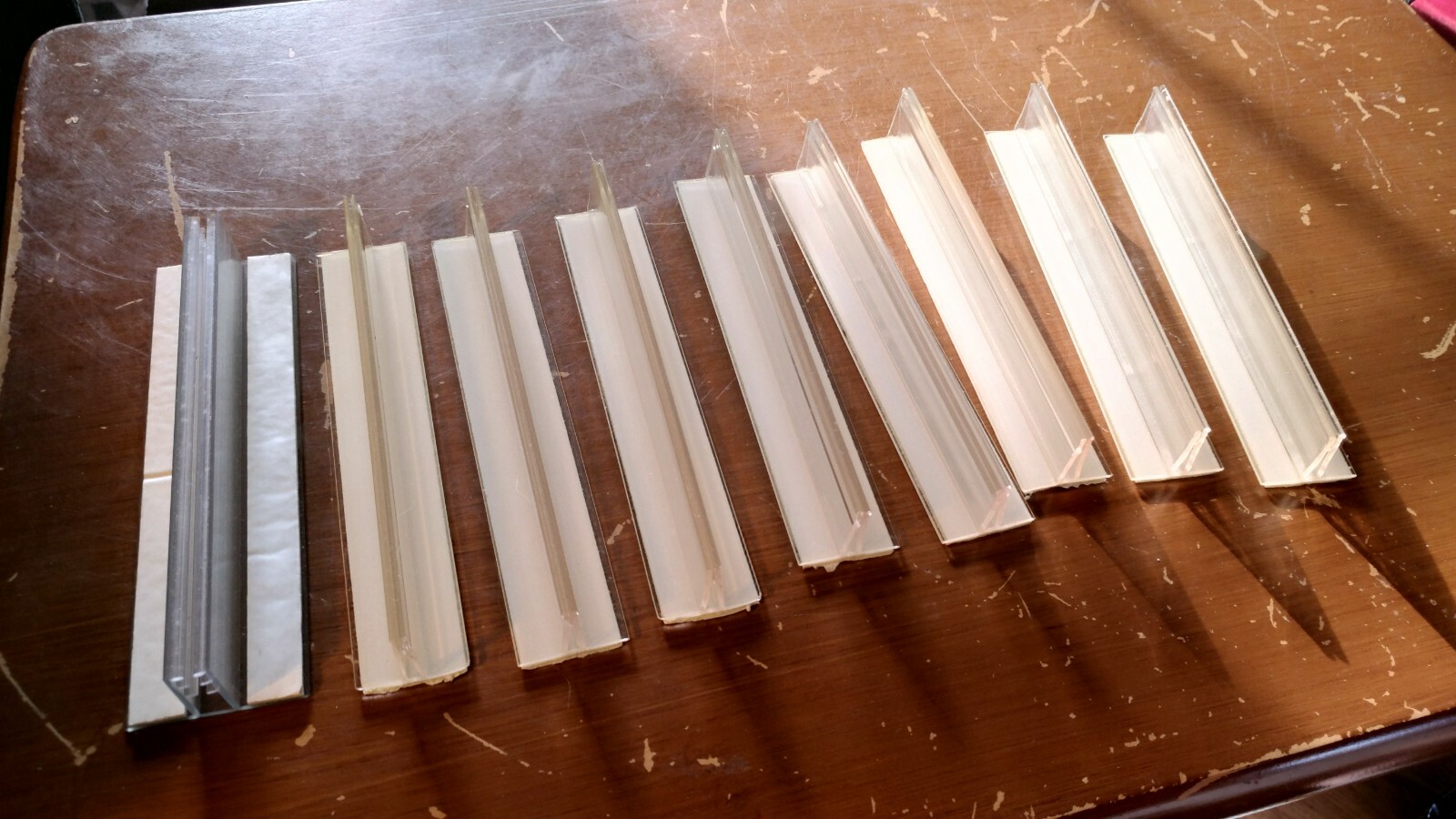 LOT OF 9 PLASTIC TABLE TENT BASES