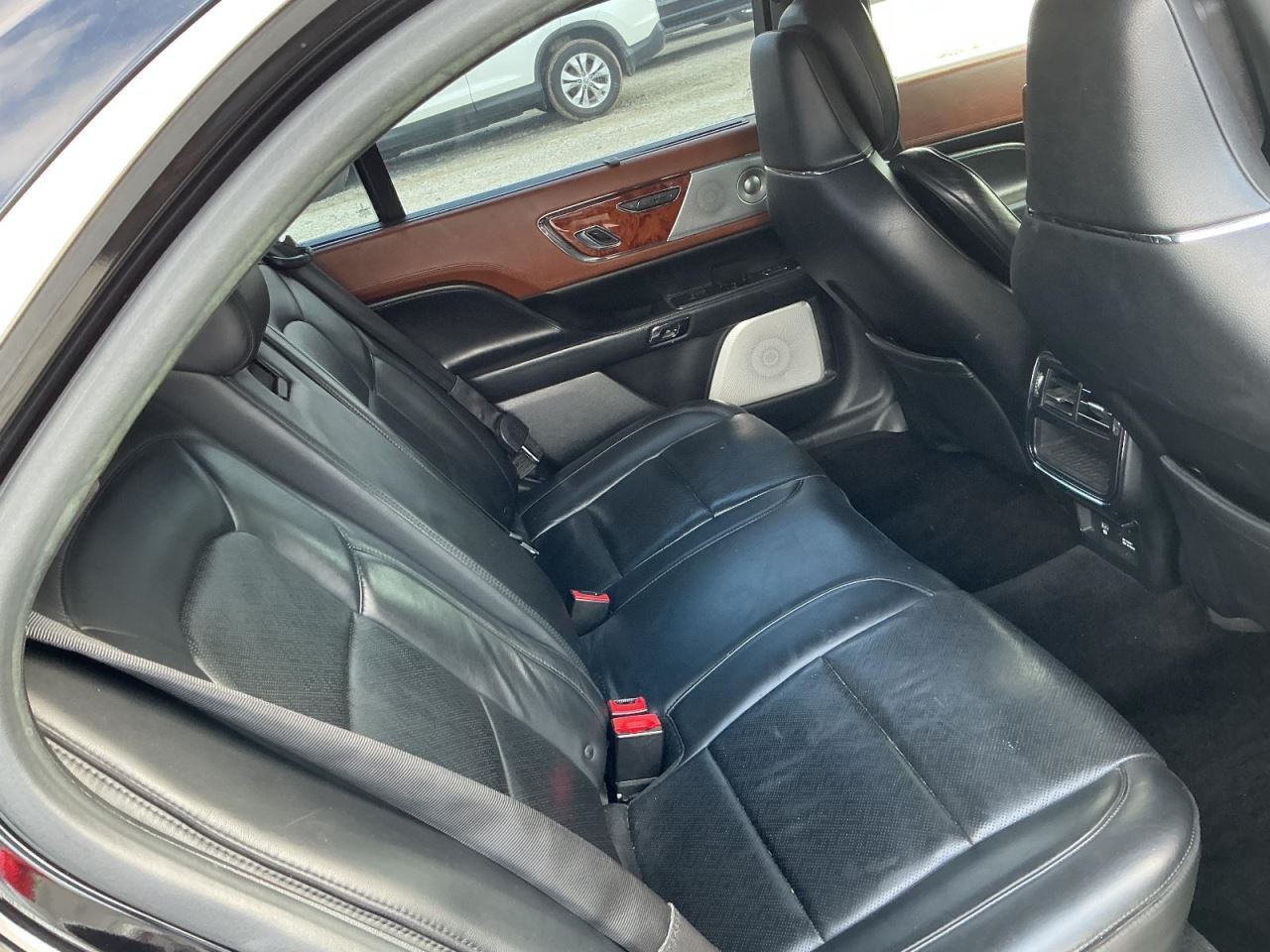 CONT-LINC 2017 Glove Box 4986950