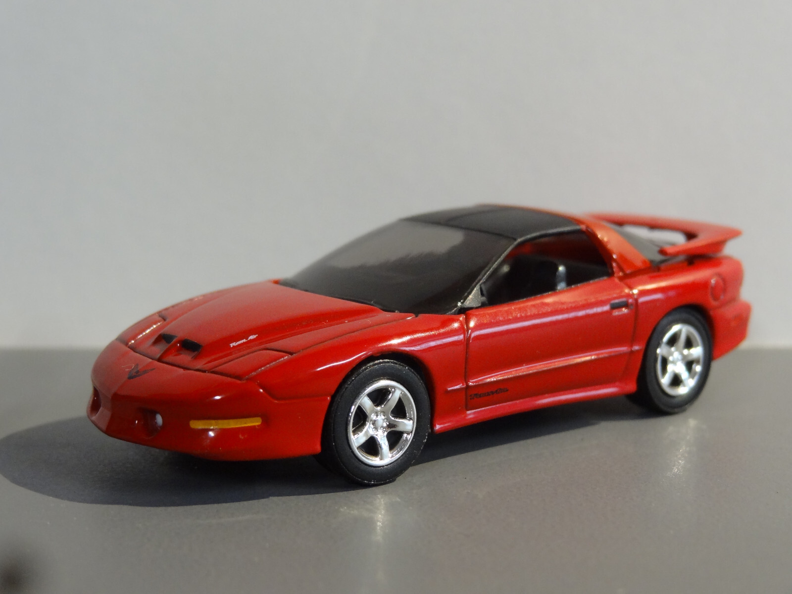 4TH GEN 1993-2002 PONTIAC FIREBIRD TRANS AM WS-6 1/64 DIECAST DIORAMA MODEL L