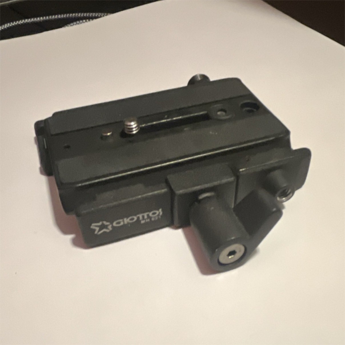 Giotto's Metal Quick Release Plate Universal Camera Tripod Head Mount