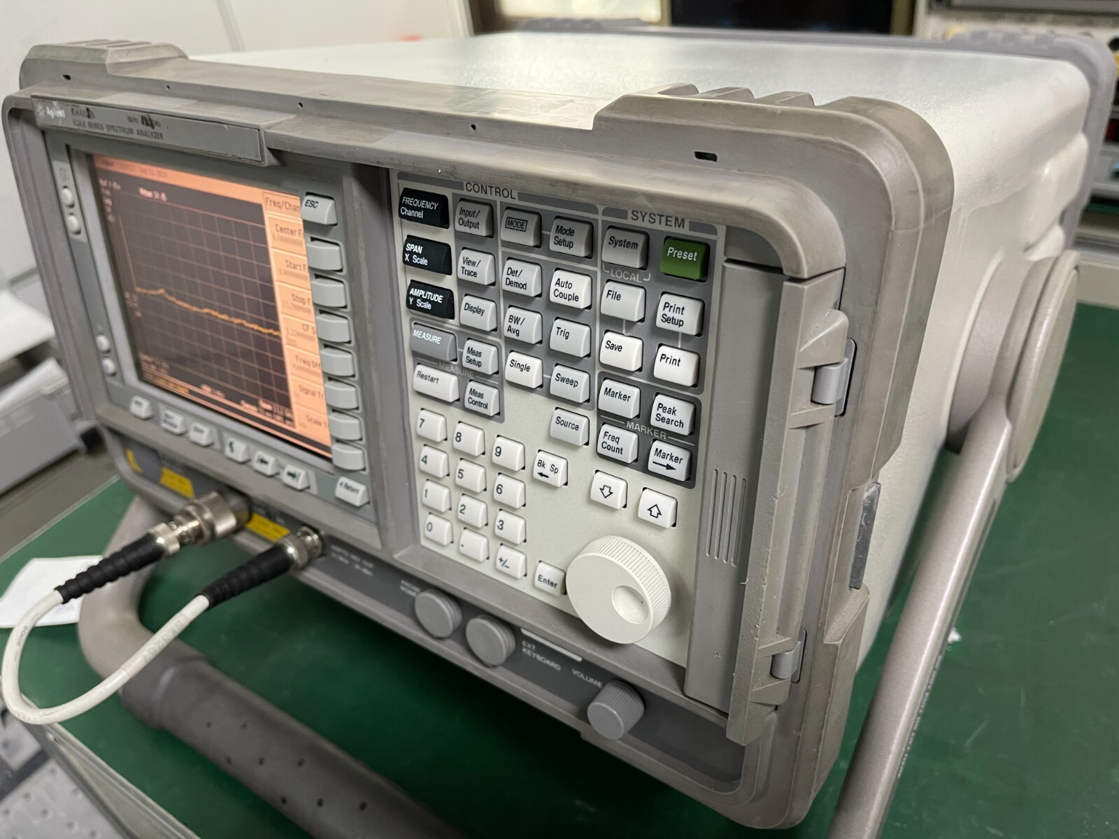 Agilent ESA E4405B 9kHz - 13.2GHz Spectrum Analyzer