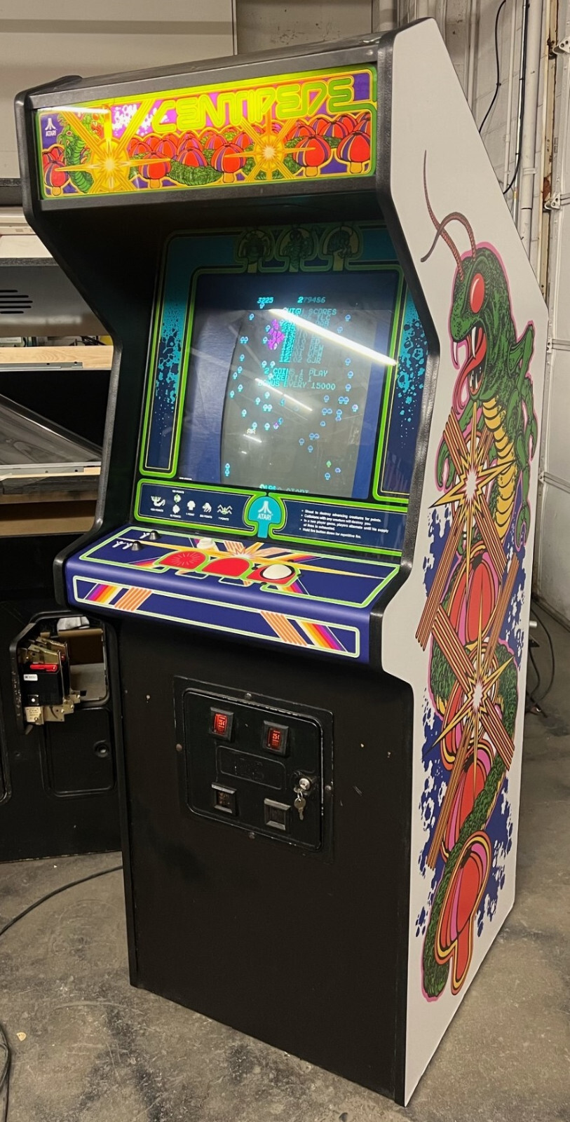 CENTIPEDE ARCADE MACHINE by ATARI (Excellent Condition) *RARE*