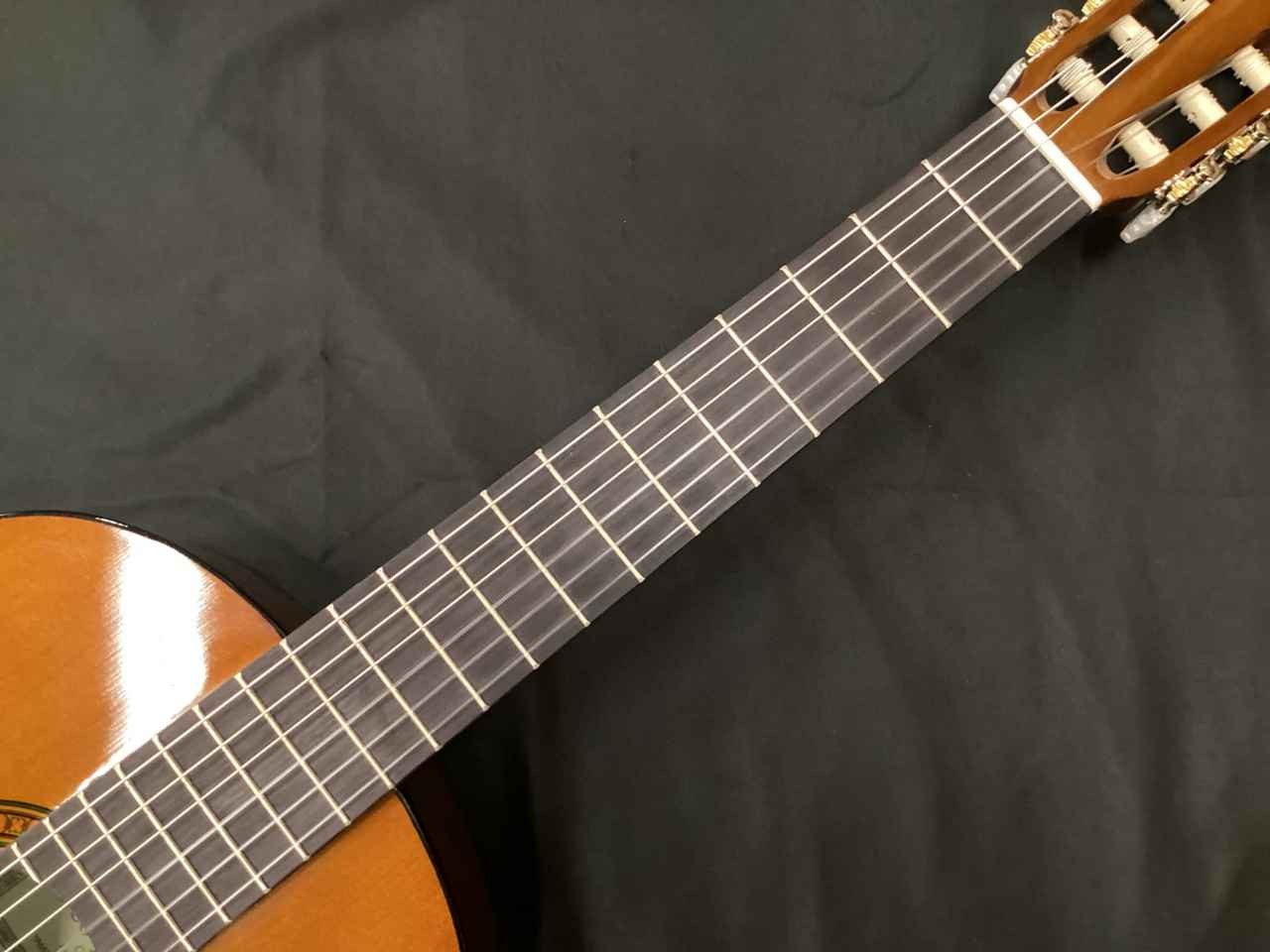 Yamaha CS40J 02 Classical Guitar with Soft Case Spruce Top