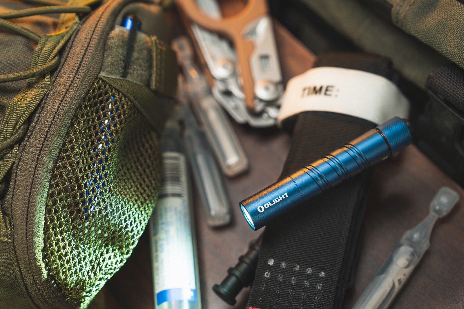 Olight I3T 2 EOS Midnight Blue Dual-Output Tail Switch Flashlight, 200/300 Lume