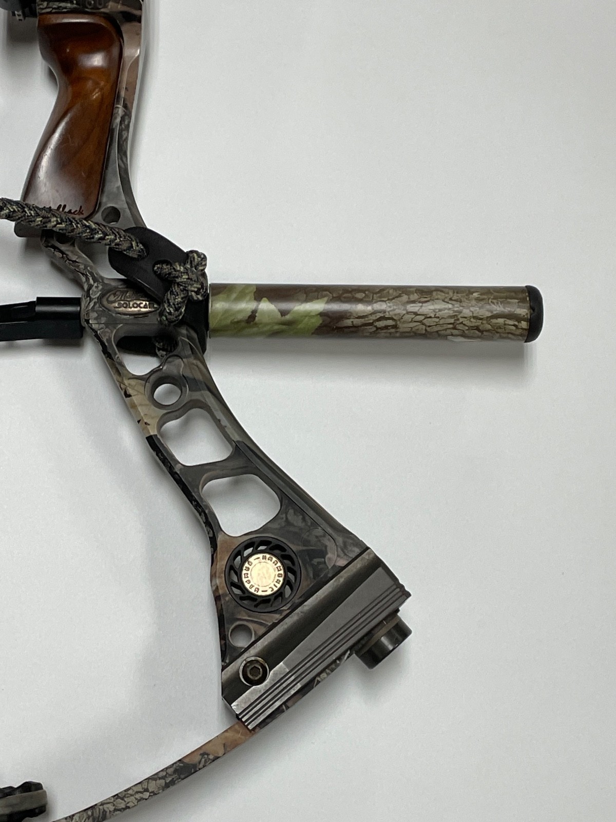 Matthews Switchback RH Compound Bow w/ Spot Hogg Sight - 70#, 35.5" Cable Length