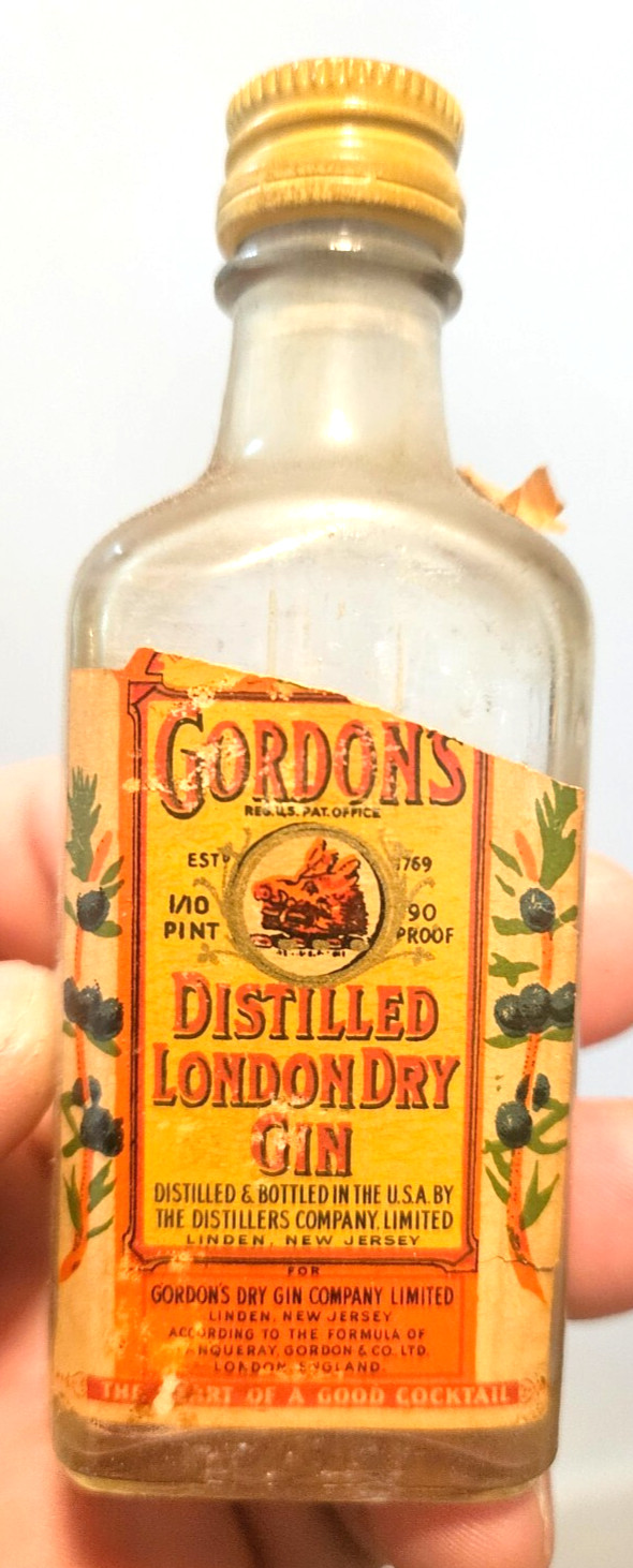 GORDONS Distilled London Dry GIn Empty 1/10th pint bottle Gordon was lit