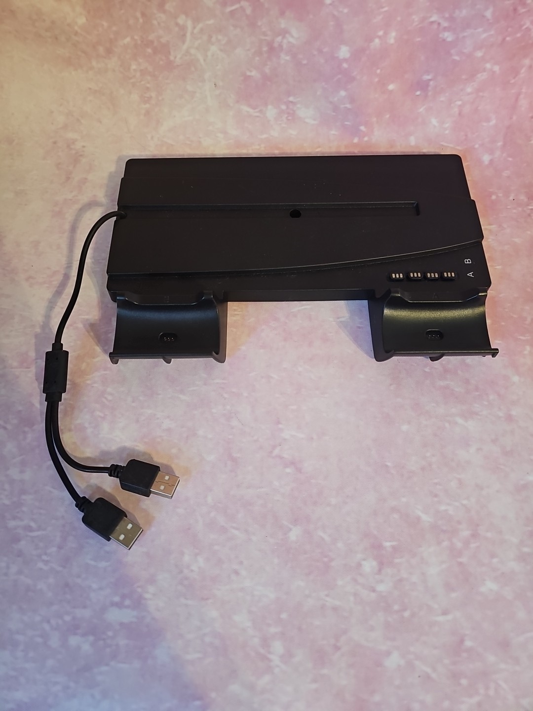 PS5 Controller Charging Dock iplay HBP-269 Vertical Holder USB Charging Station