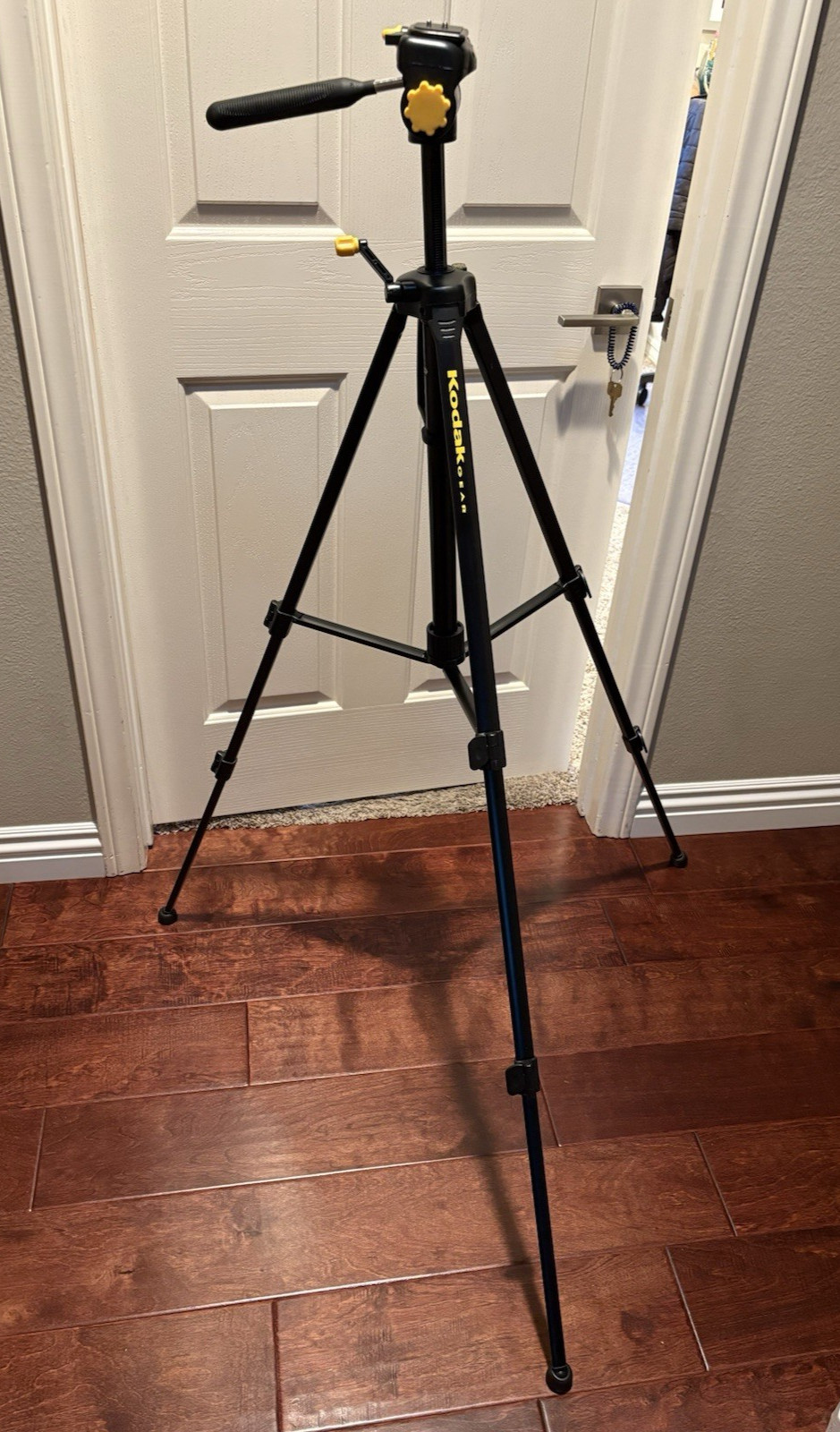 Kodak Gear Tripod with Quick Release Plate 51" Tiffen Gear Level Black NEW