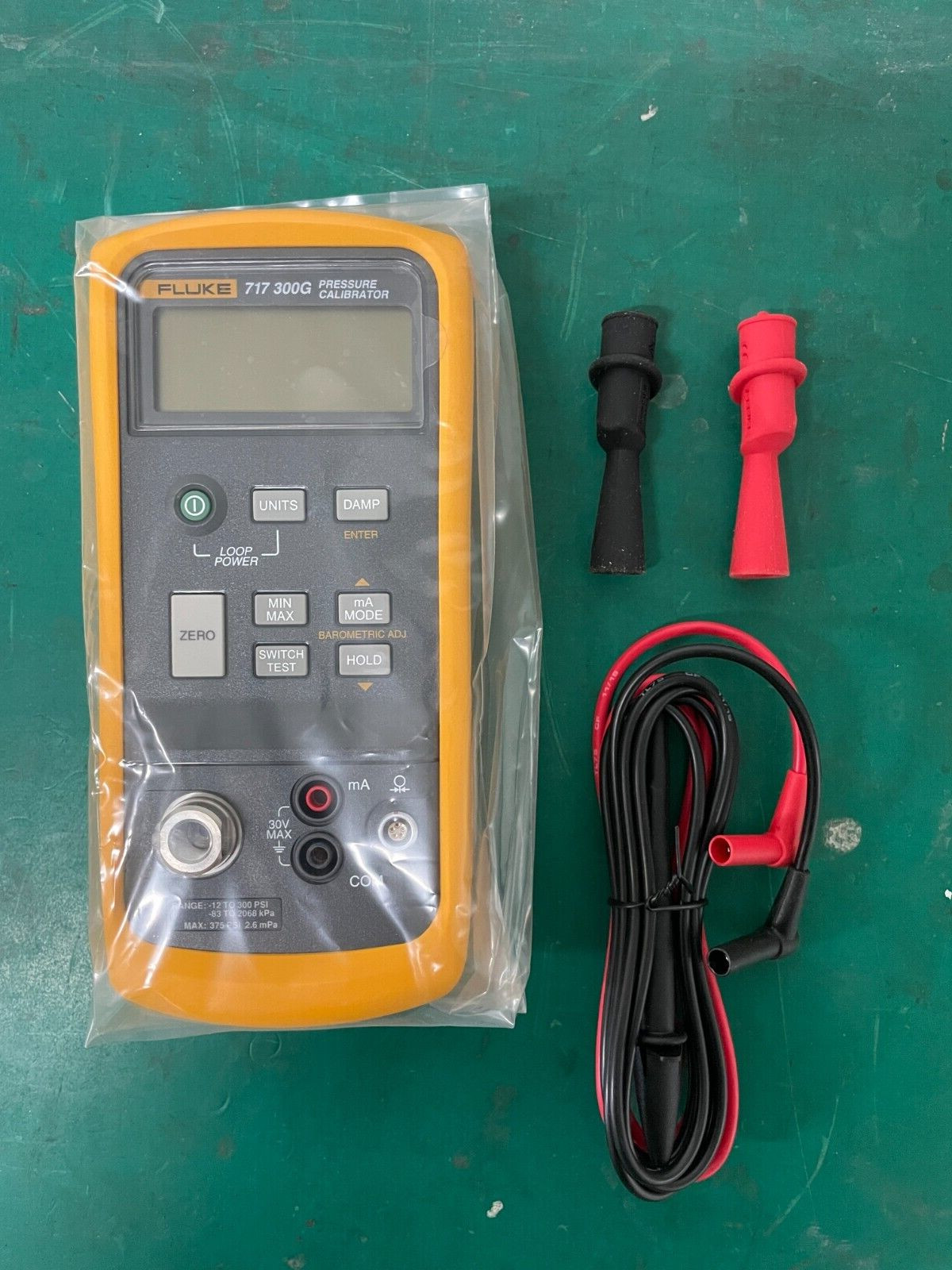 Fluke 717-300G Pressure Calibrator