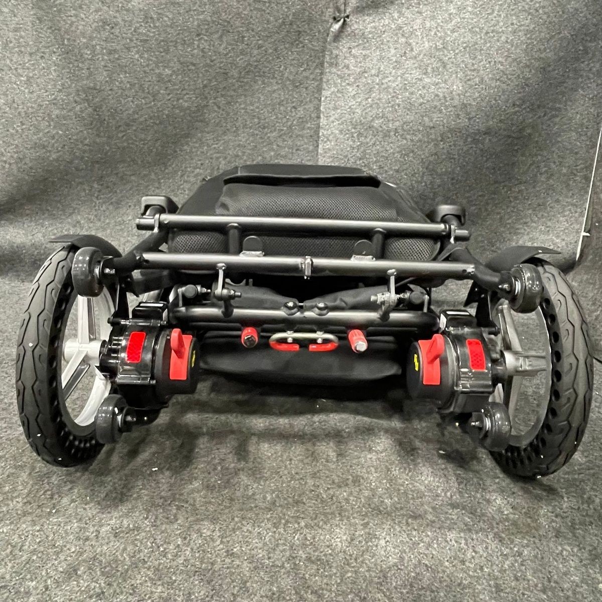 TRAVEL BUGGY DASH2 Ultra-Lite Power Wheelchair, Black*