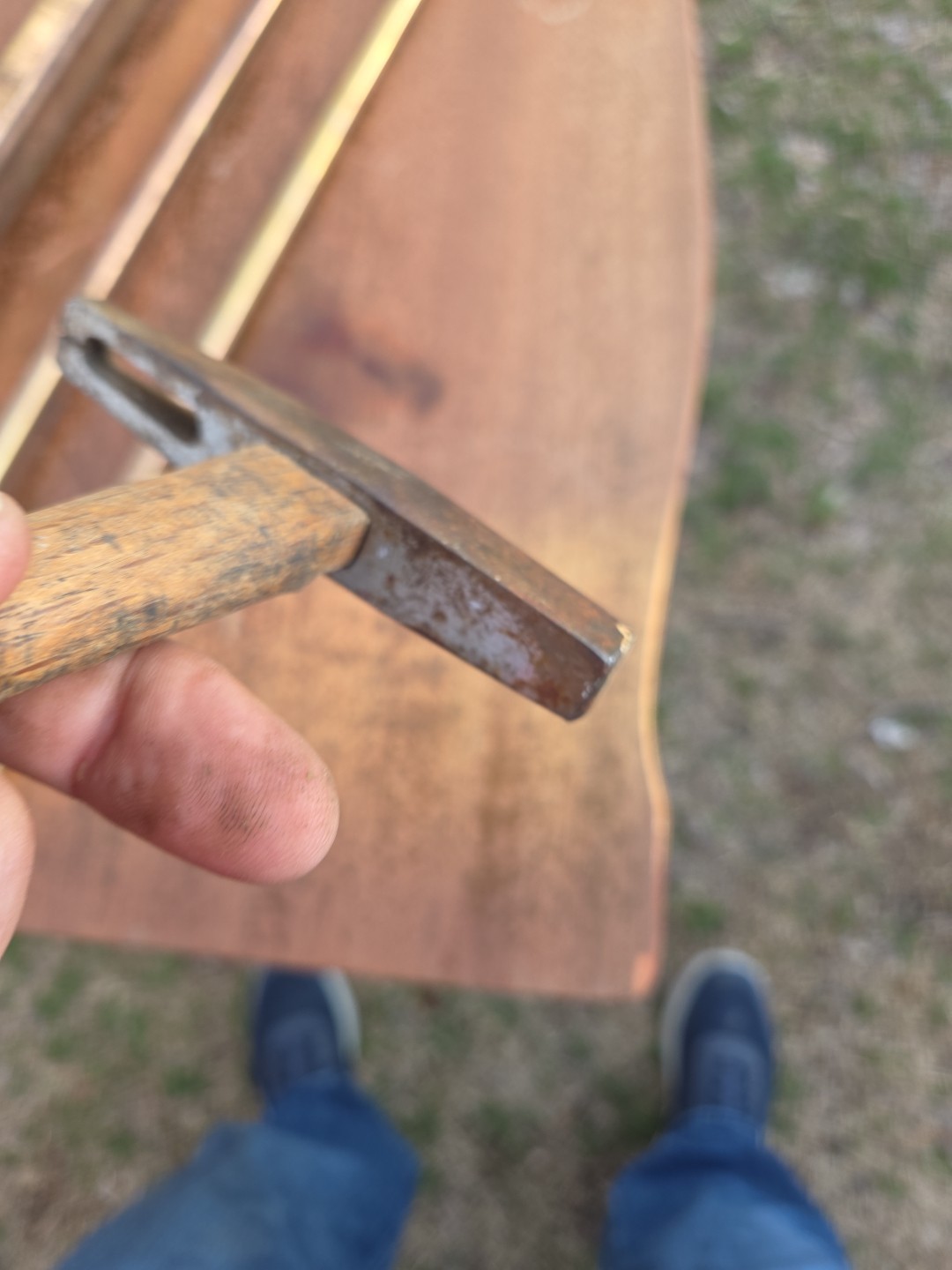 VINTAGE SPLIT HEAD TACK HAMMER BRADS SOLID HANDLE SEE PHOTO DESCRIPTION