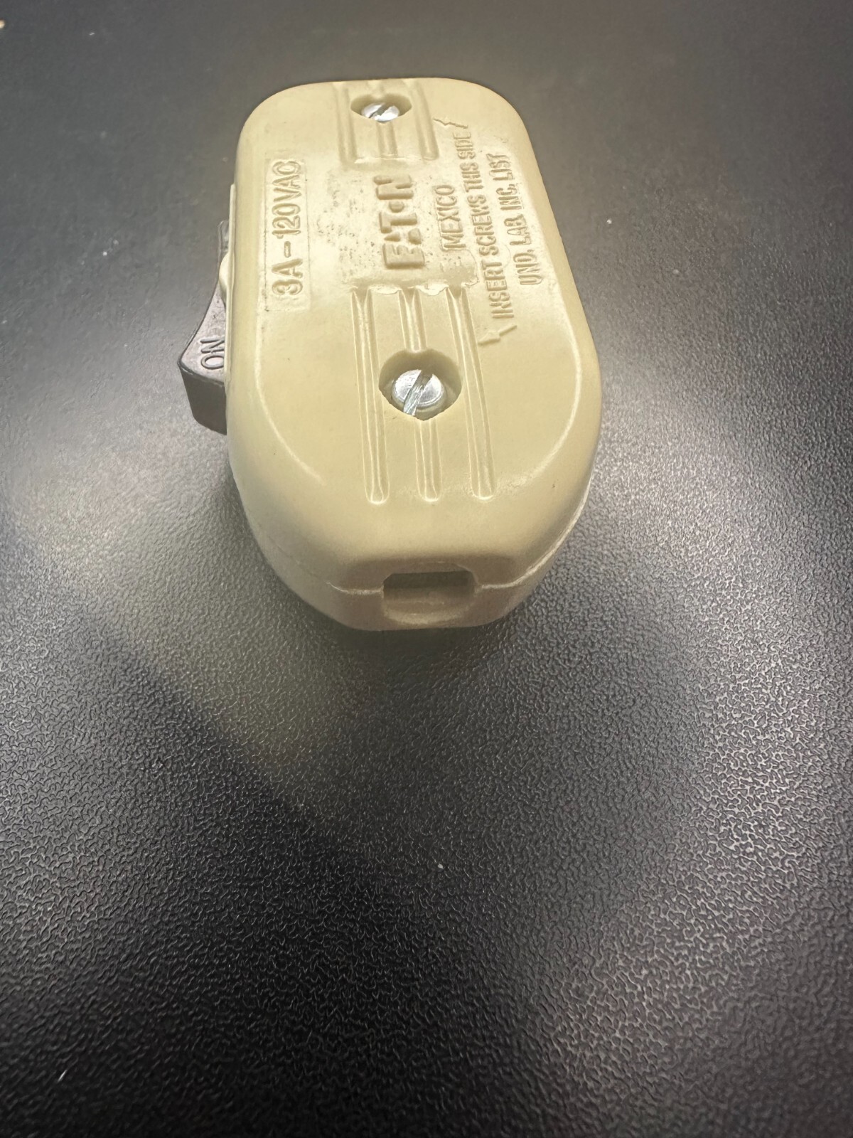 EATON 933-V IN LINE CORD SWITCH IVORY