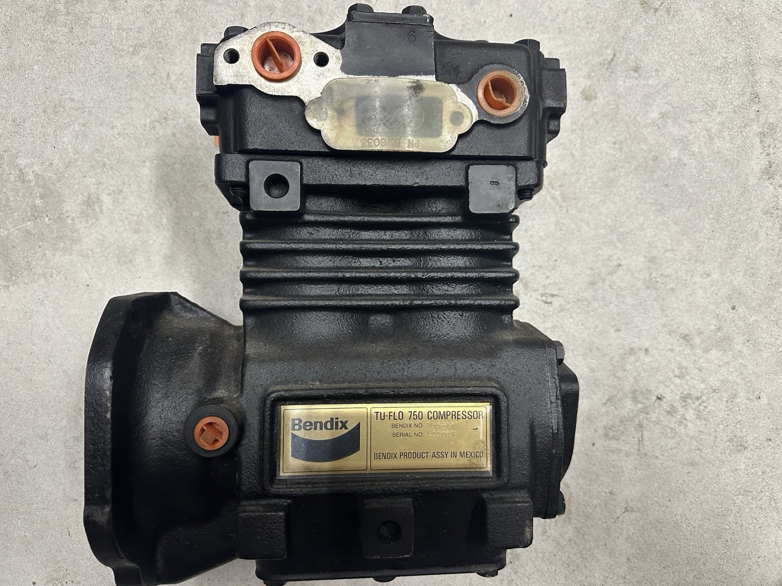 New BENDIX TU-FLO 750 Air Brake Compressor p/n 065217