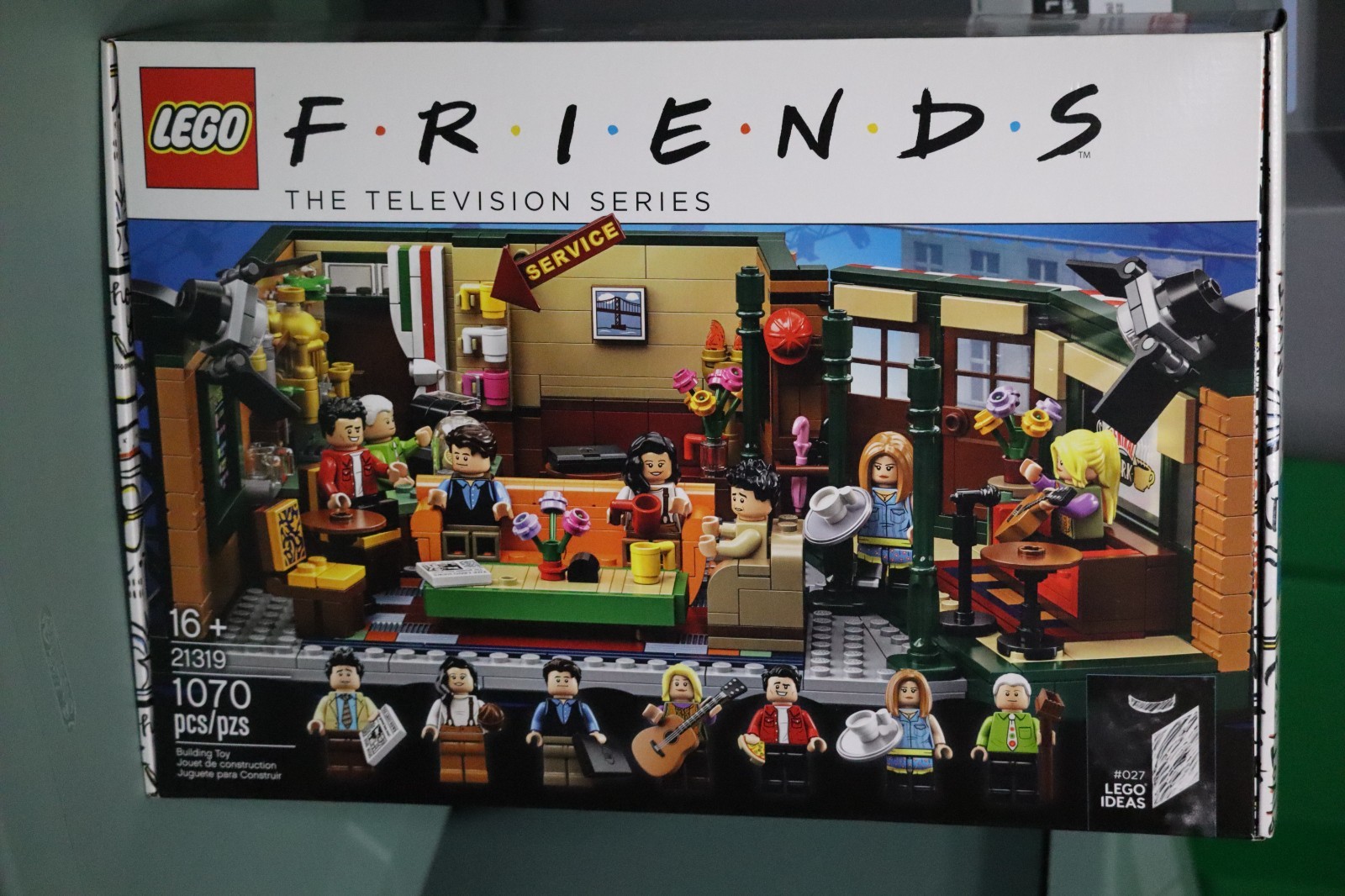 LEGO Friends Central Perk 21319 Sealed USA seller only to certain states