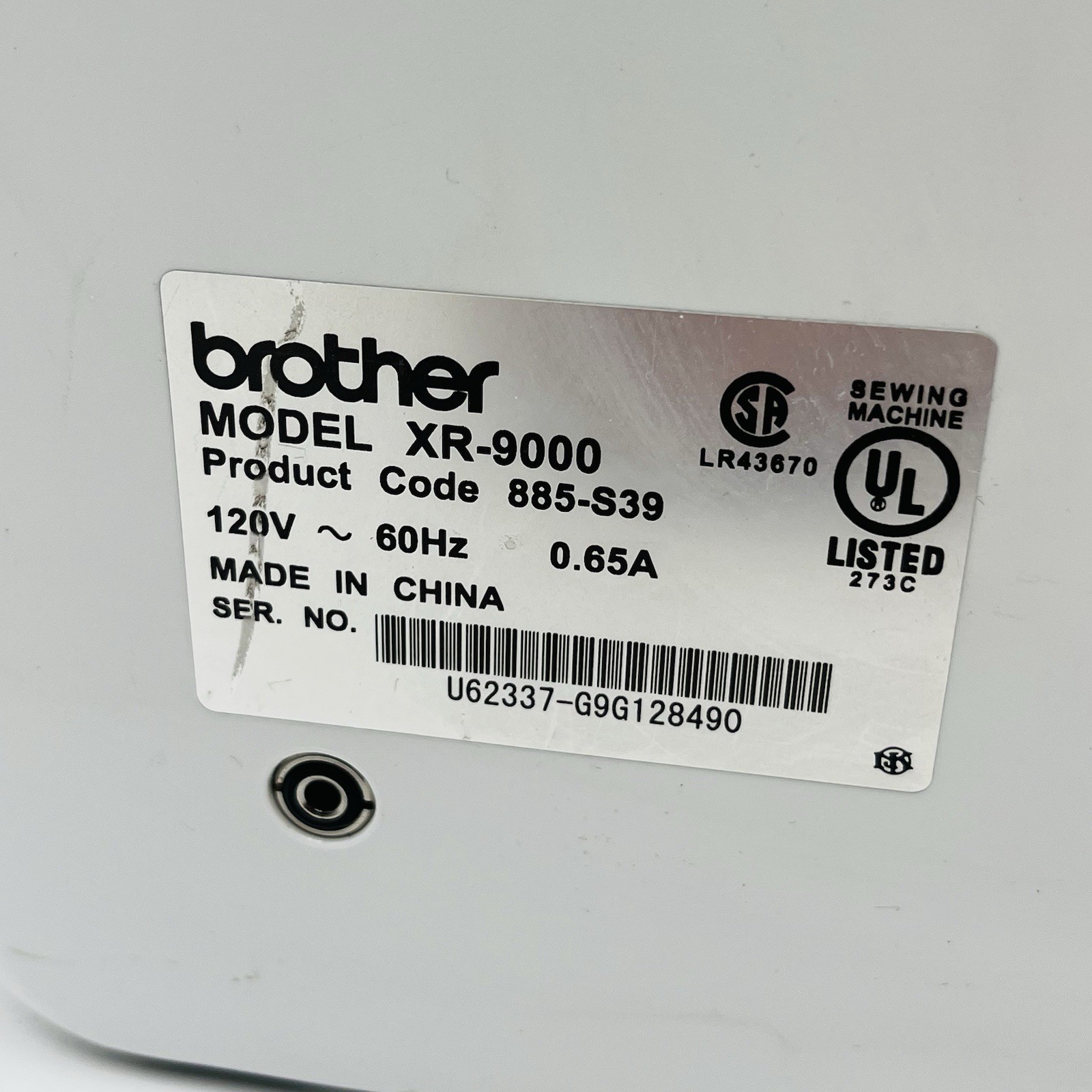Brother XR9000 Computerized Sewing Machine LCD 80 Stitches With Case & Pedal