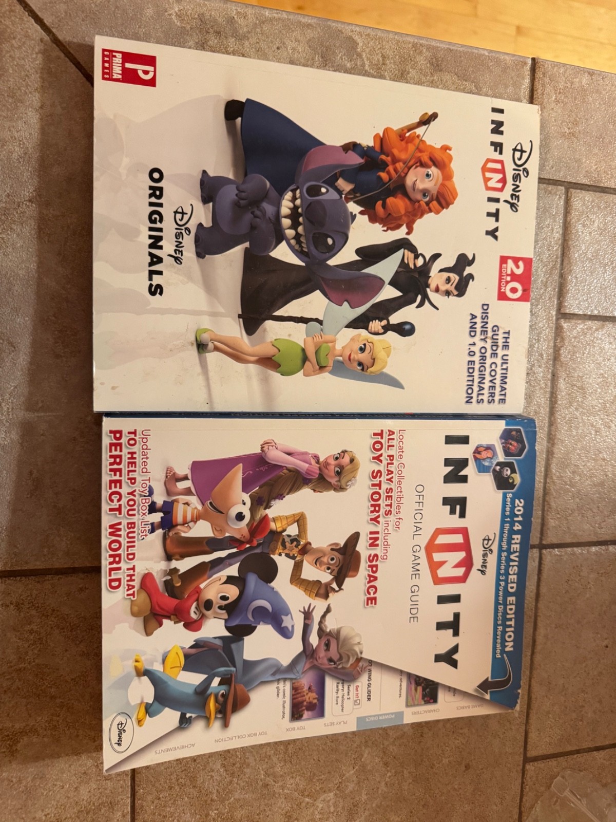 DISNEY INFINITY OFFICIAL GAME GUIDE & 2.0 edition official game guide