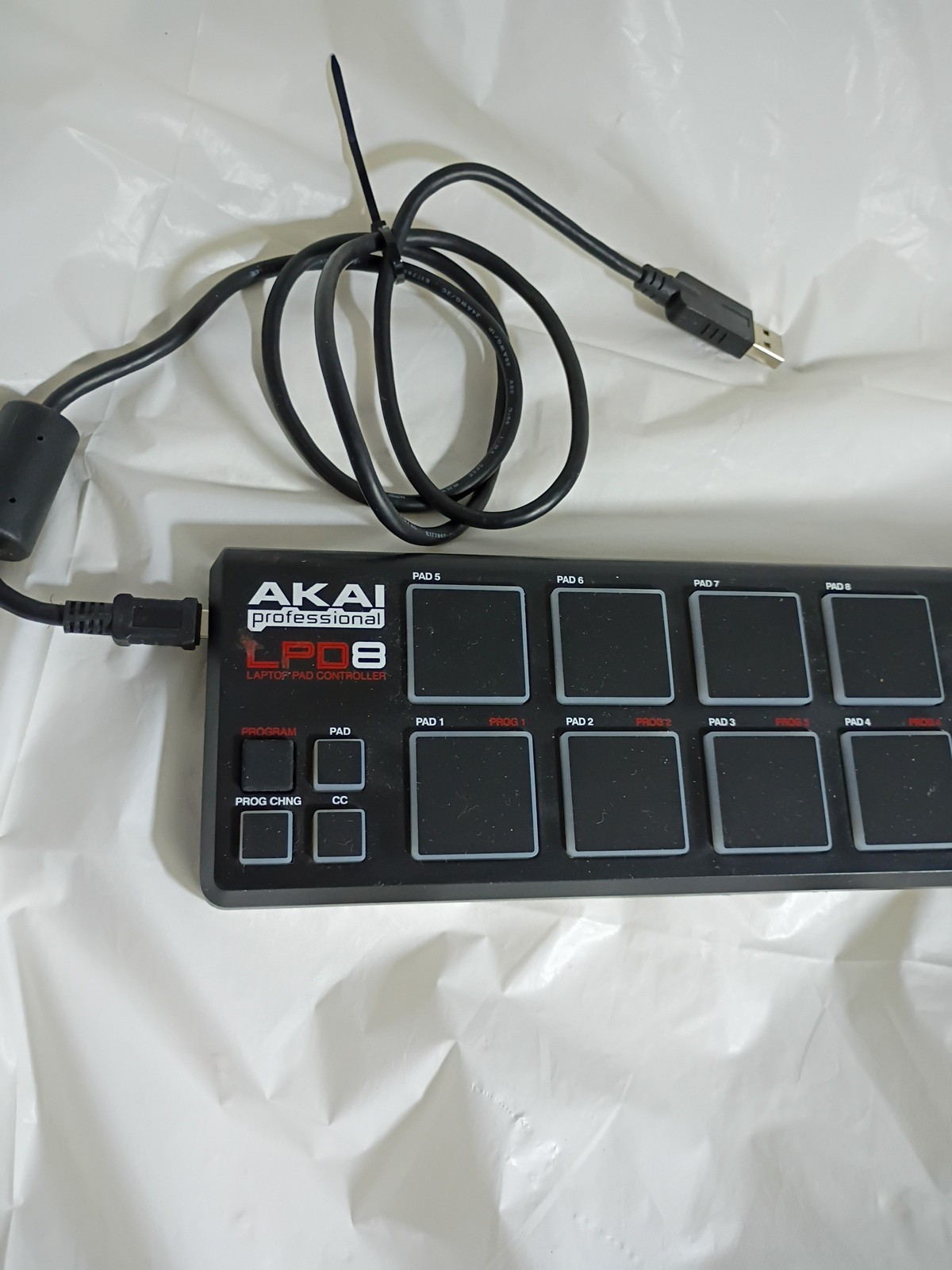 Akai Professional LPD8 USB MIDI Pad Controller w/ Cable Portable Beat Maker