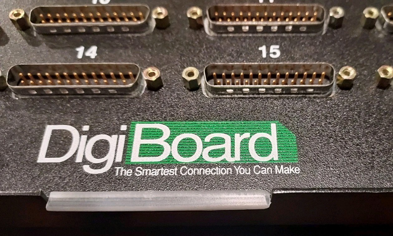 DigiChannel Connection Box PC/16i MC/16i 16 (RS-232)digiboard I/O mate interface