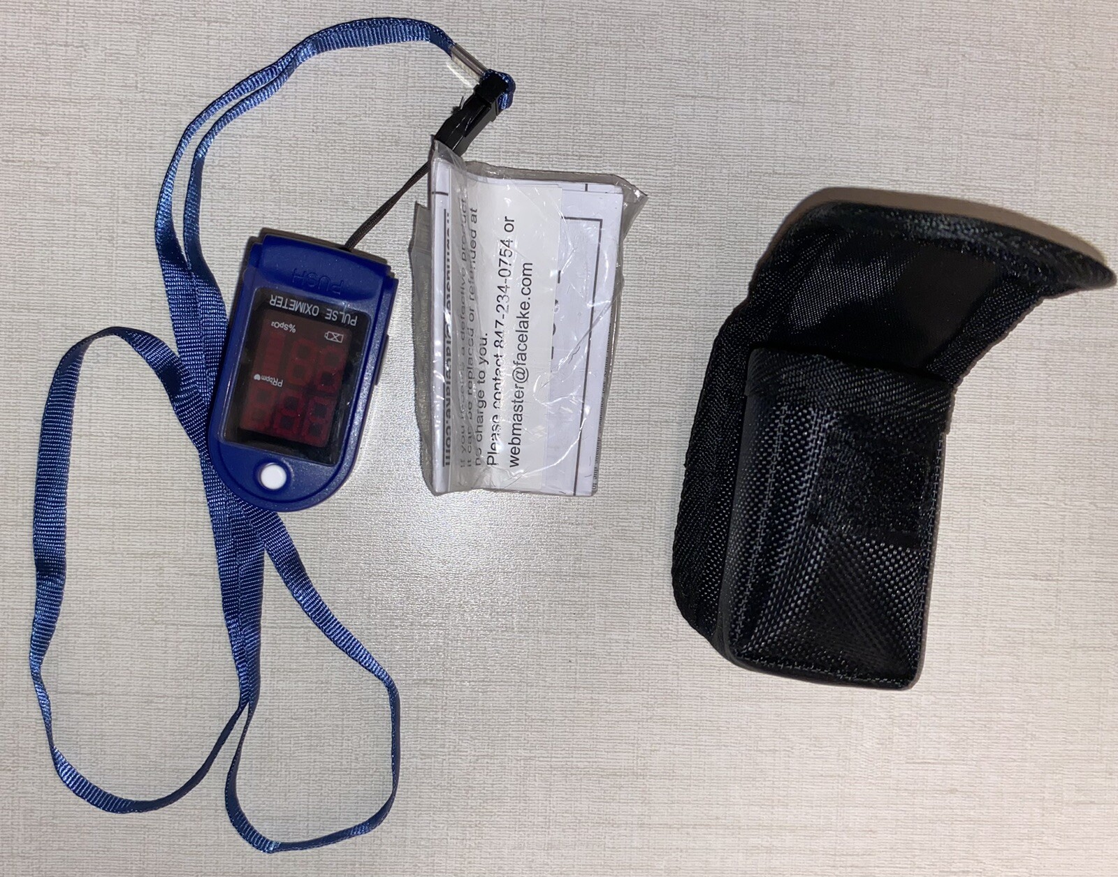 Facelake Fingertip Pulse Oximeter With Case