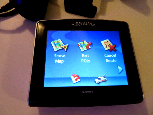 Portable GPS Magellan Maestro 3210 Auto Navigation-with Attachments and bklt.