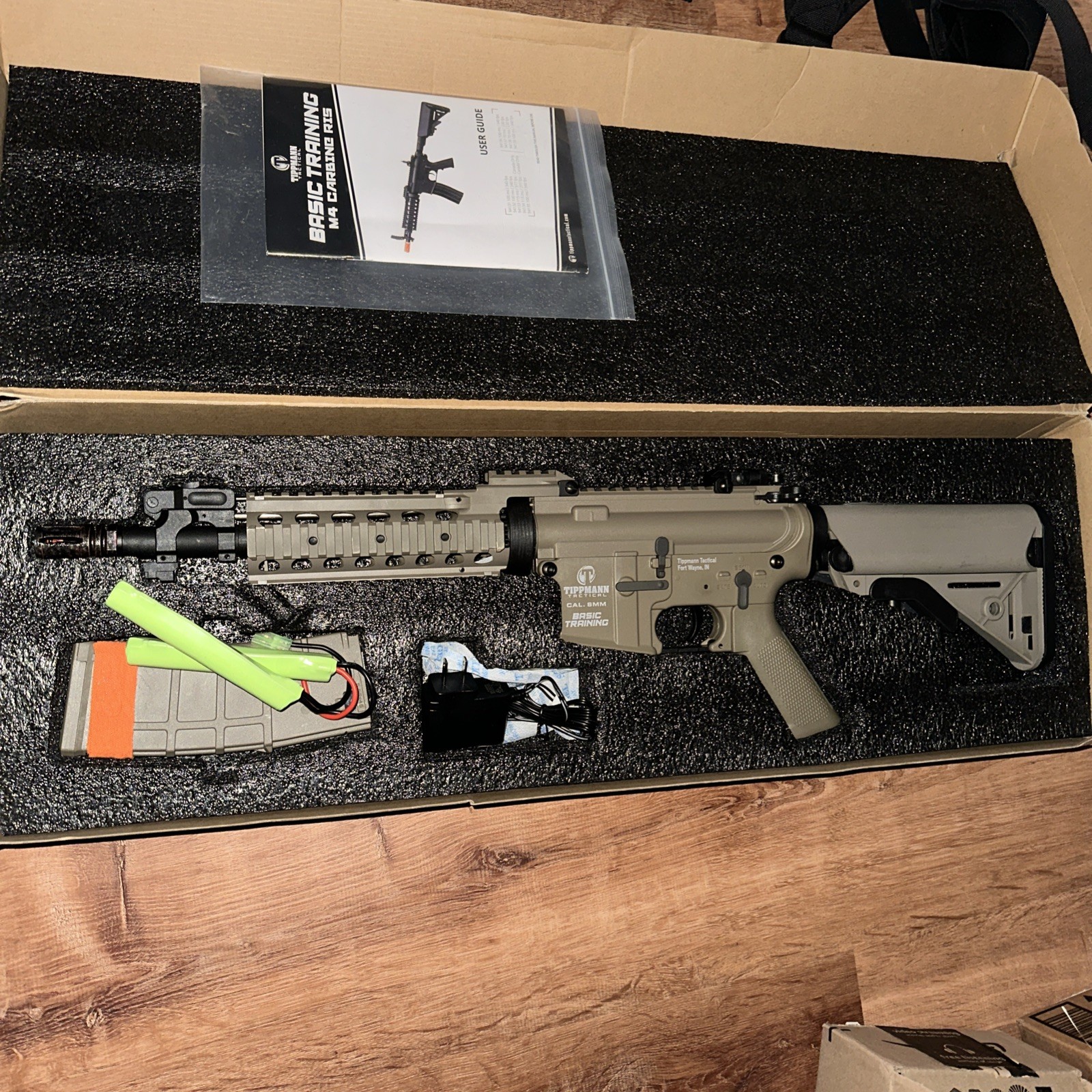Tippmann Tactical M4 Carbine RIS Electric Airsoft Rifle Tan w/ Charger & Battery