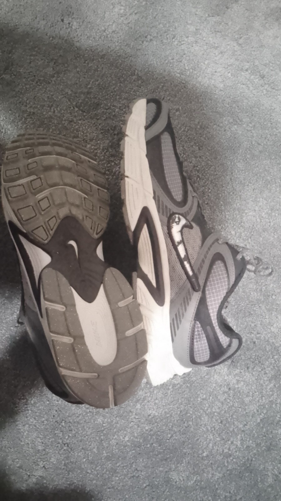Nike Men's V5 Runners in the color Rusty
