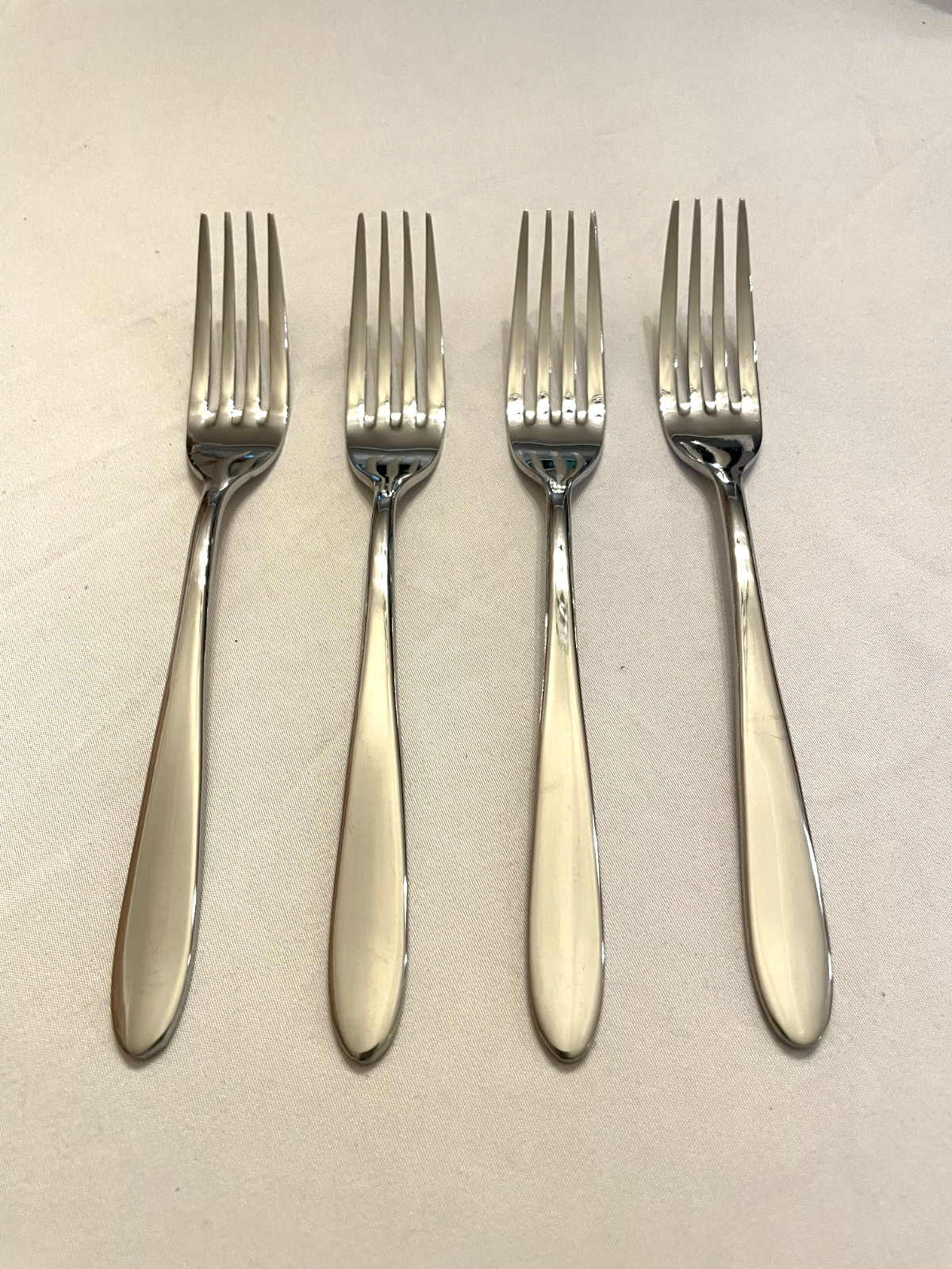 ONEIDA Mascagni II Salad/Dessert Fork Stainless Steel Flatware Set of 4