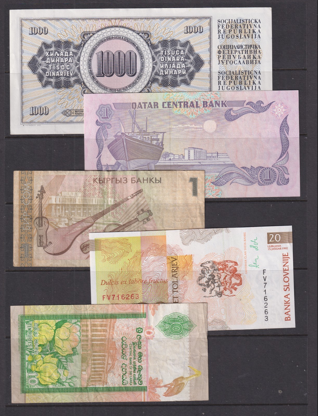 5 Worldwide Circulated Banknotes - Countries as Shown (649)