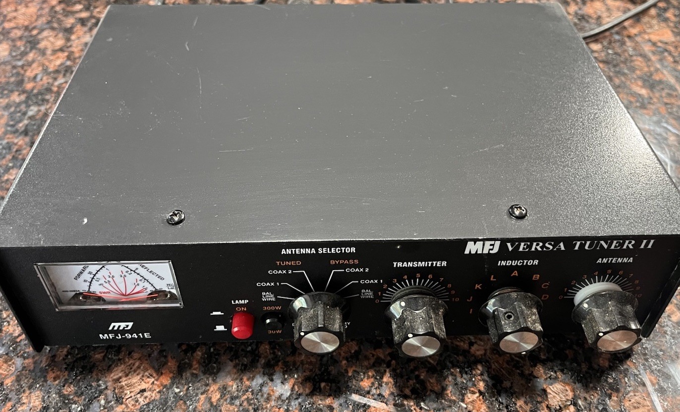 MFJ-941E VERSA TUNER II. Very Good Condition