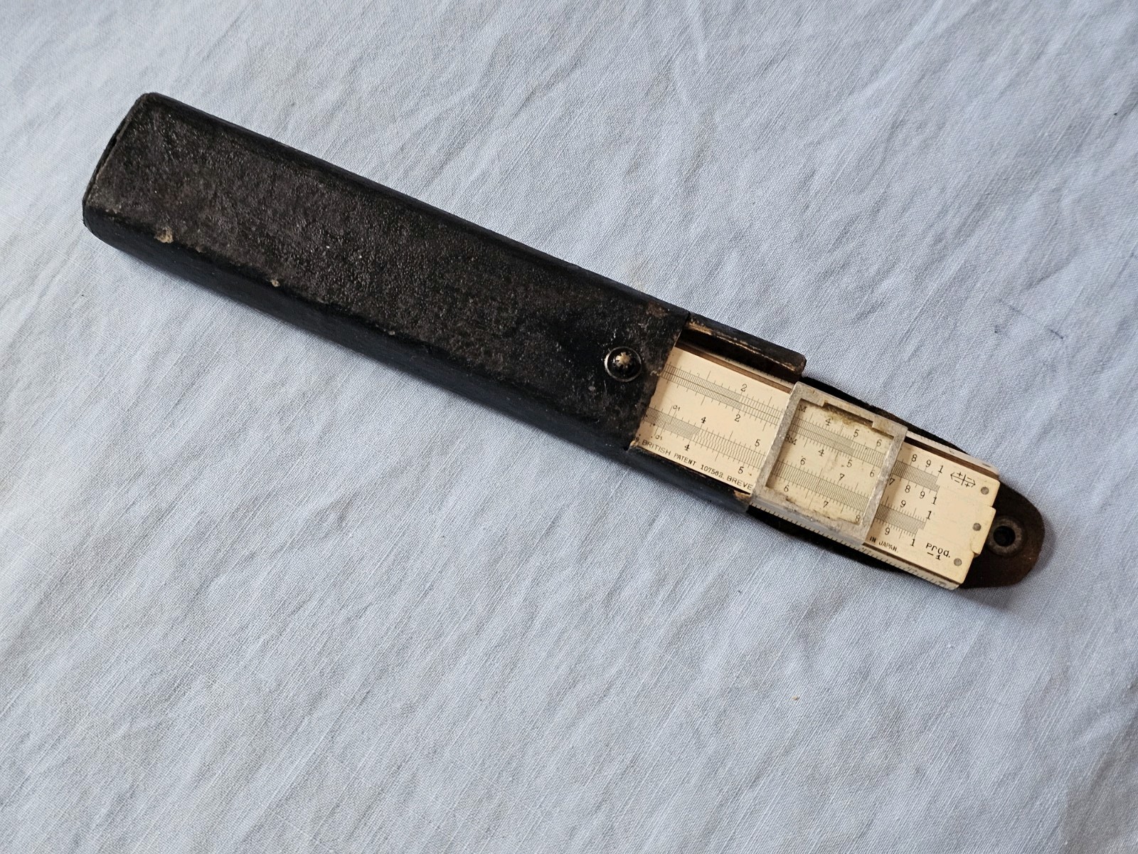 Vintage J HEMMI Japan SUN Patents 22129 107562 BAMBOO POCKET 6" SLIDE RULE Cased