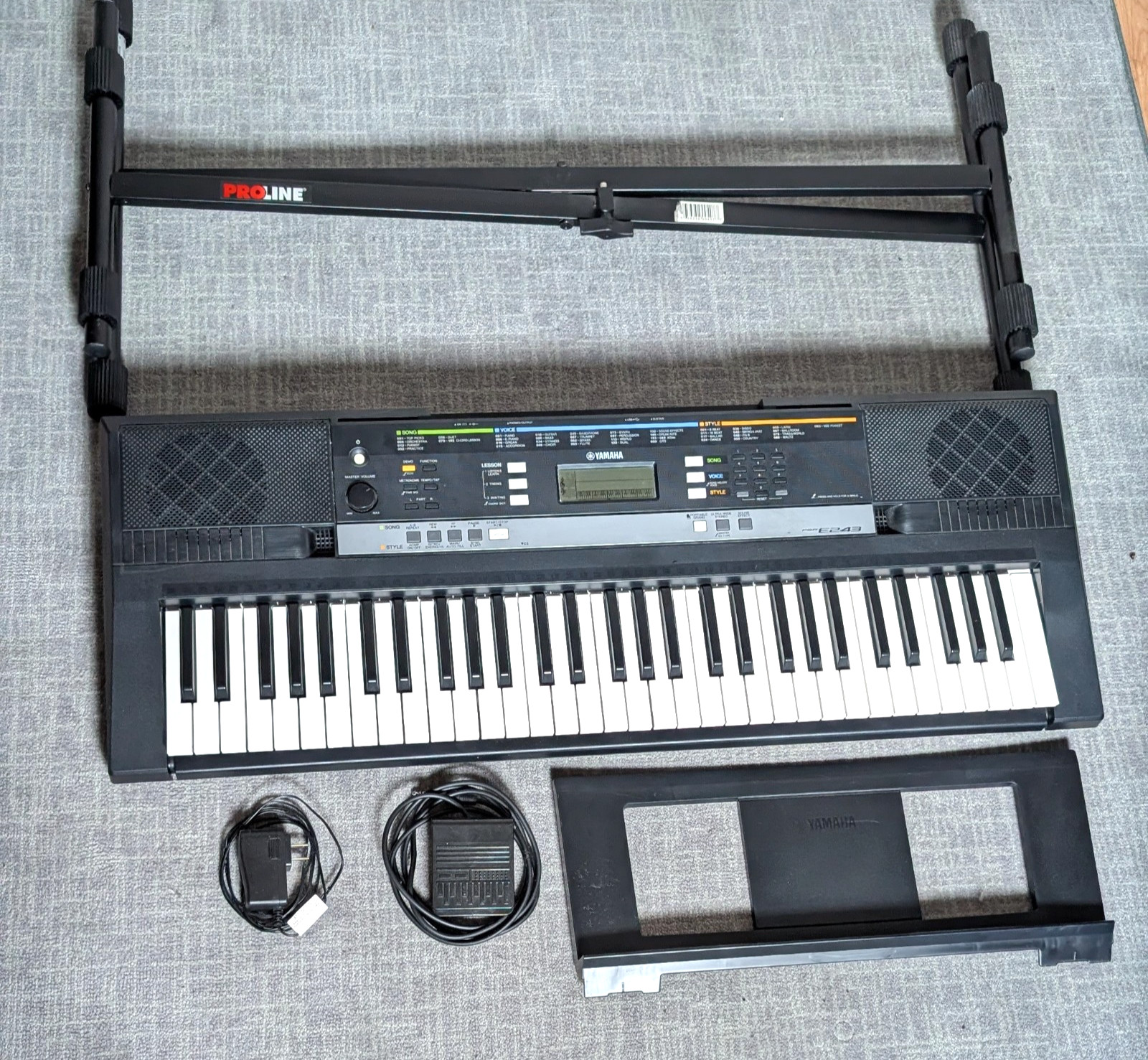 Yamaha PSR-E243 61 Key Portable Keyboard (Tested) With Collapsible Stand EUC