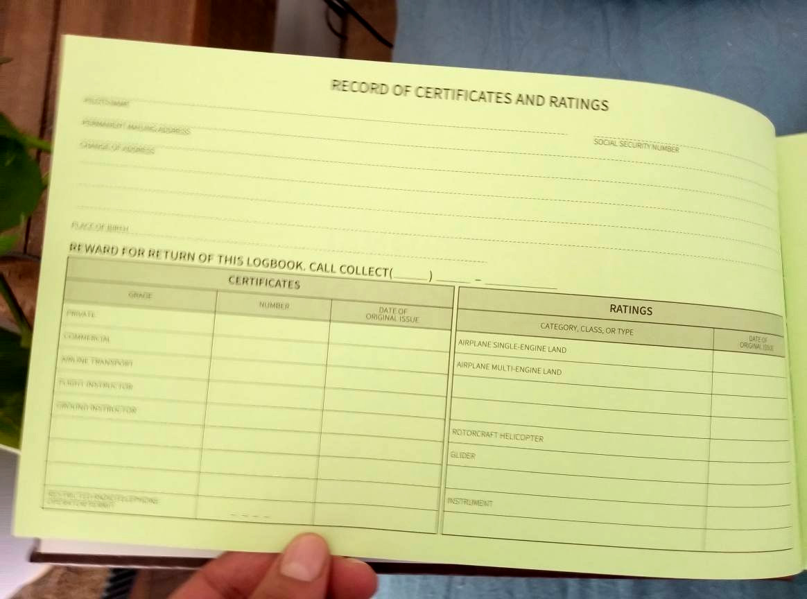Professional Pilot Logbook for All Pilots NEW