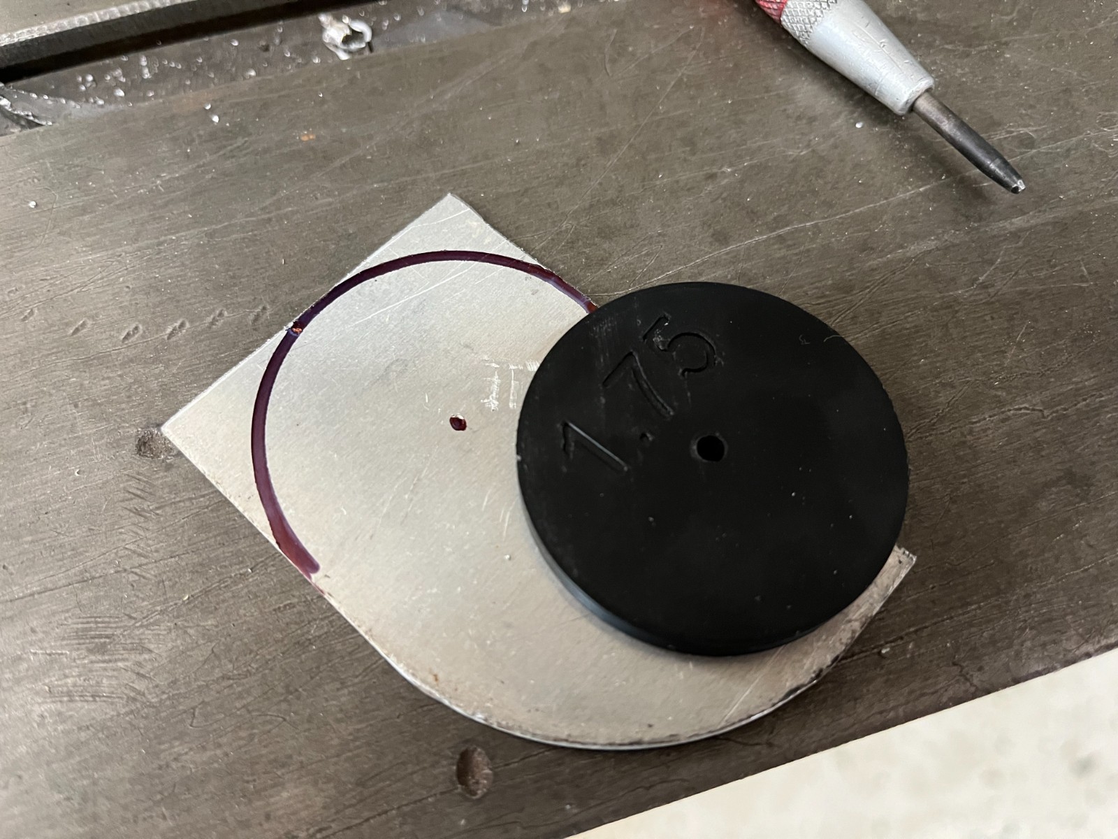 Circle and radius drawing template tool with center hole