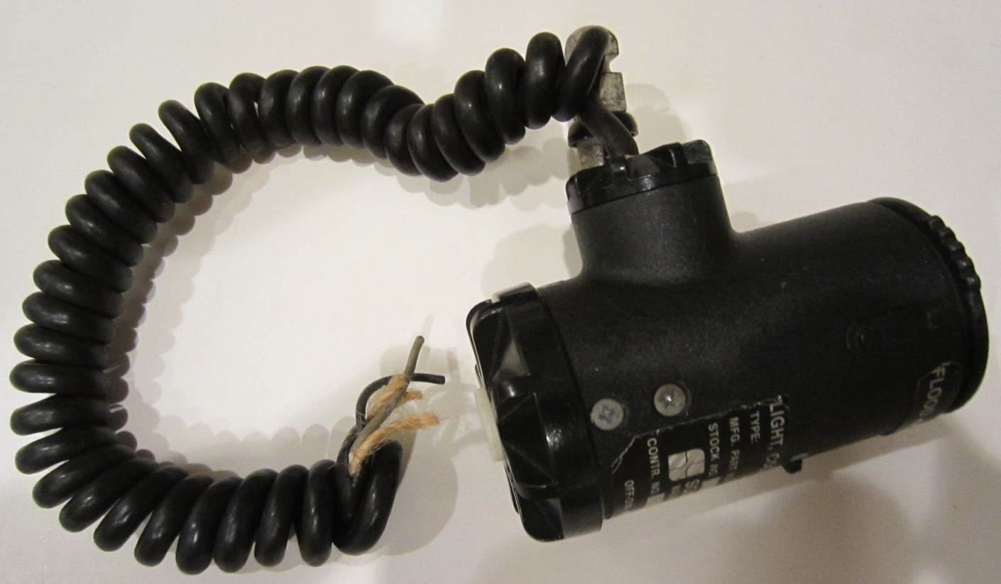 AIRCRAFT COCKPIT UTILITY LIGHT SODERBERG UNREADABLE PART NUMBER CLEAR LENSE
