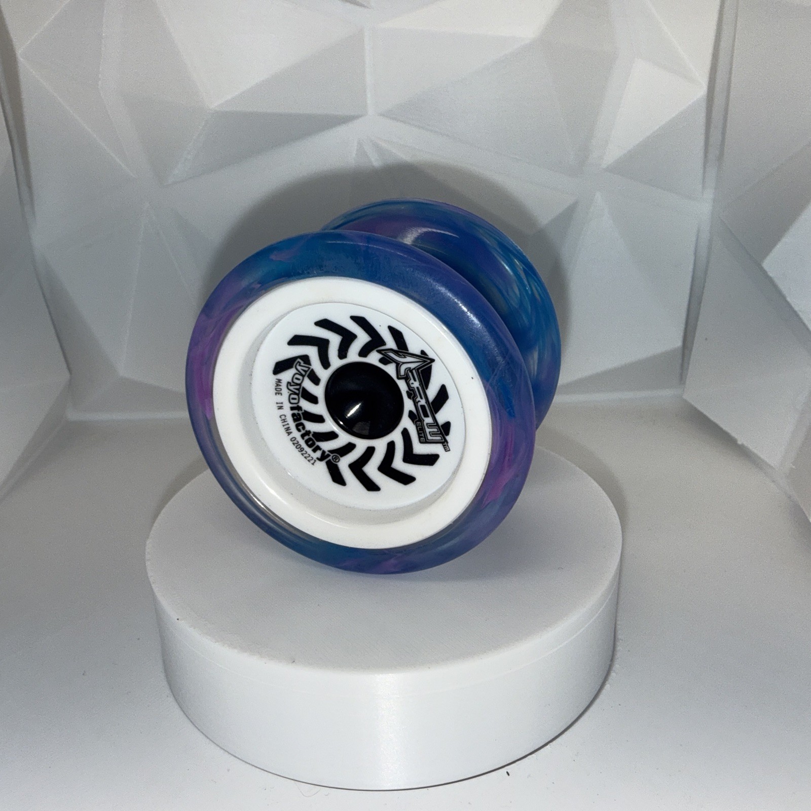 YoYoFactory Arrow Elite YoYo Blue Purple No String