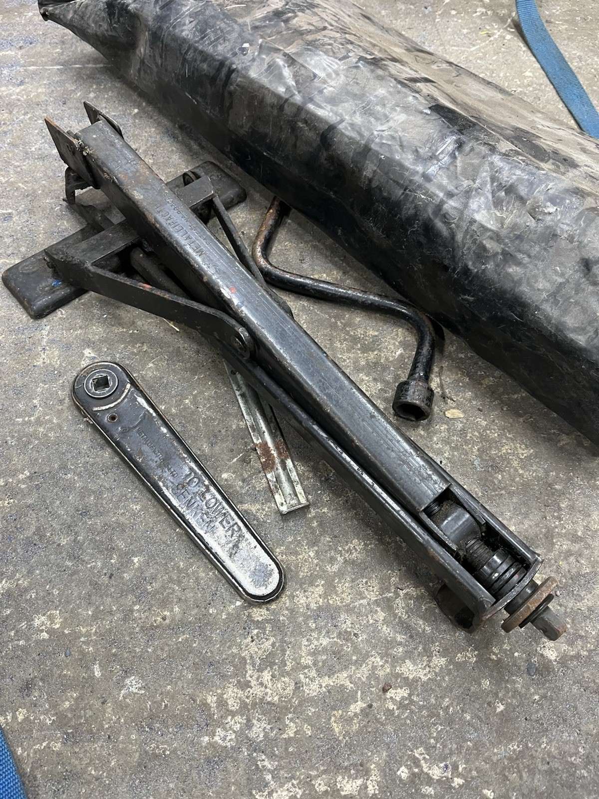 Classic Mini Estate Van Pickup Original Jack Kit With Bag