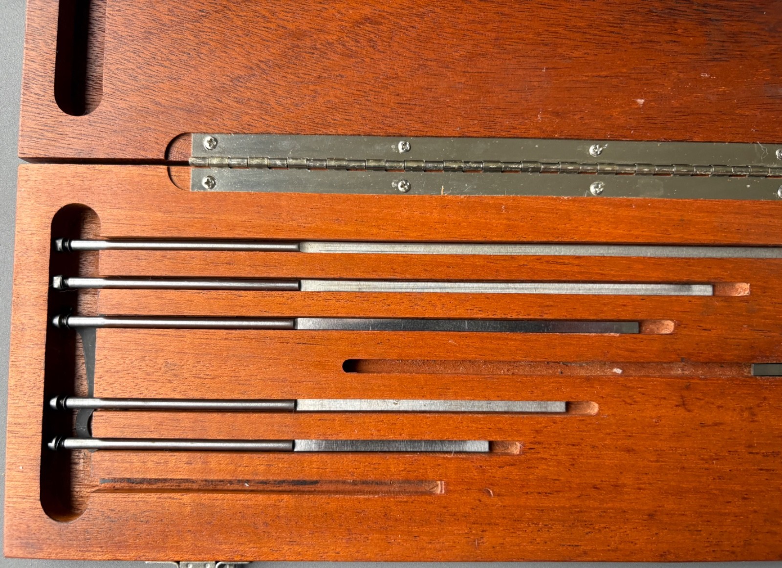 Brown & Sharpe No 406 Depth Mics. (Flat blade type)