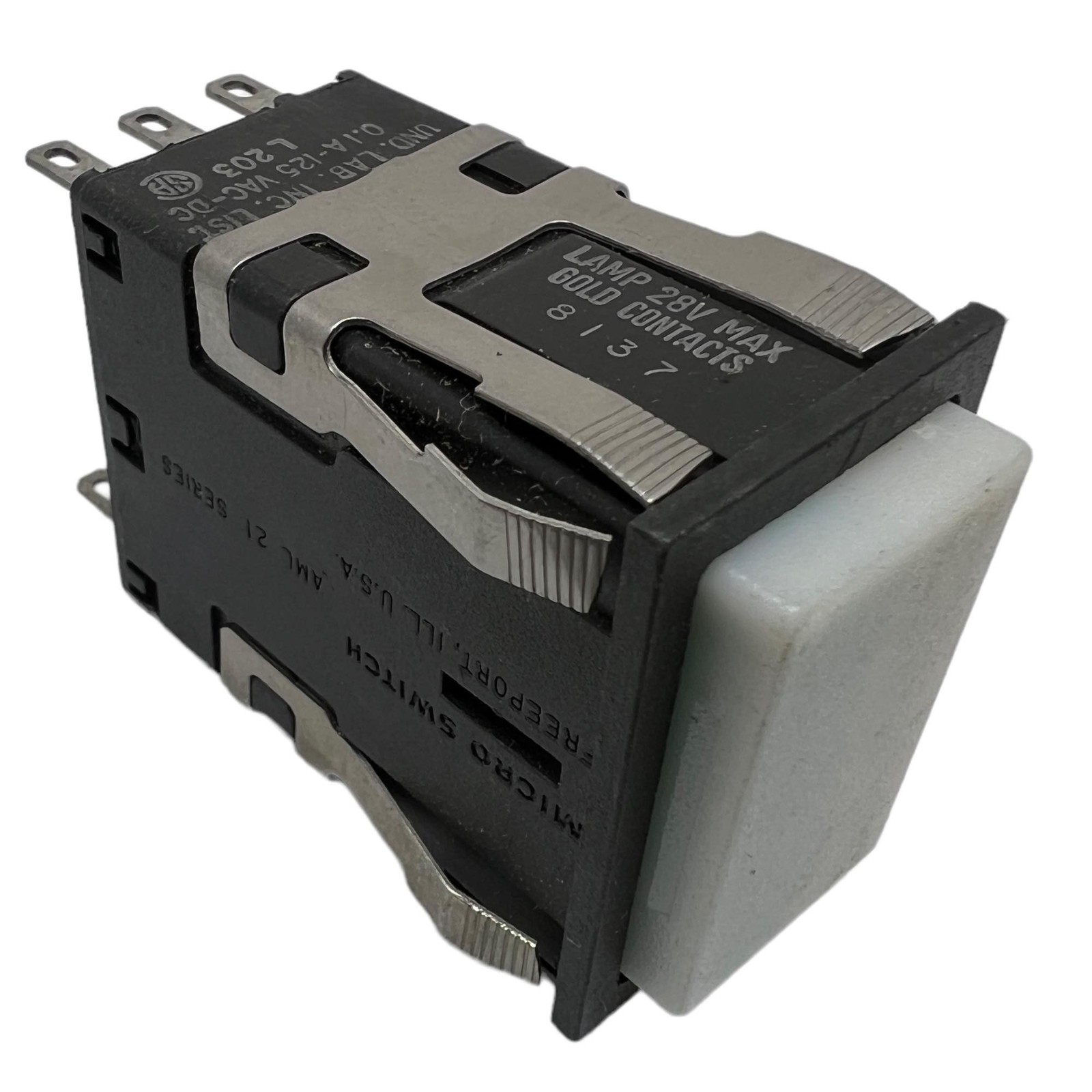 AML-21 Series UND Labs Avionics Push Button Switch