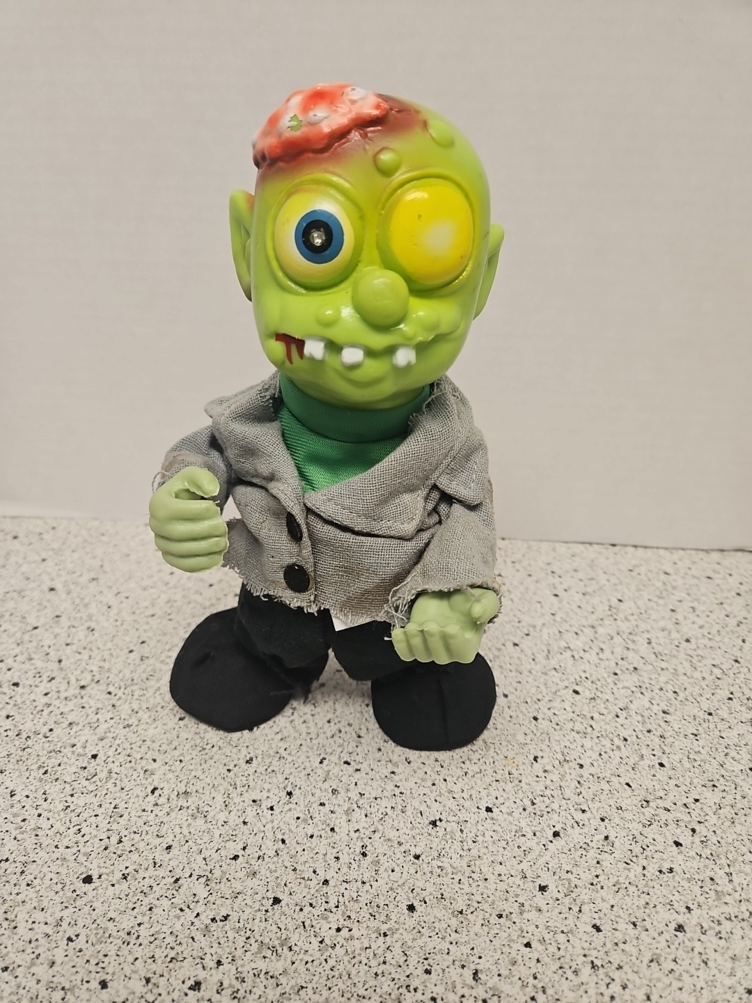 9" Animated Musical Dancing Zombie Halloween Prop Figure Monster Mash Song